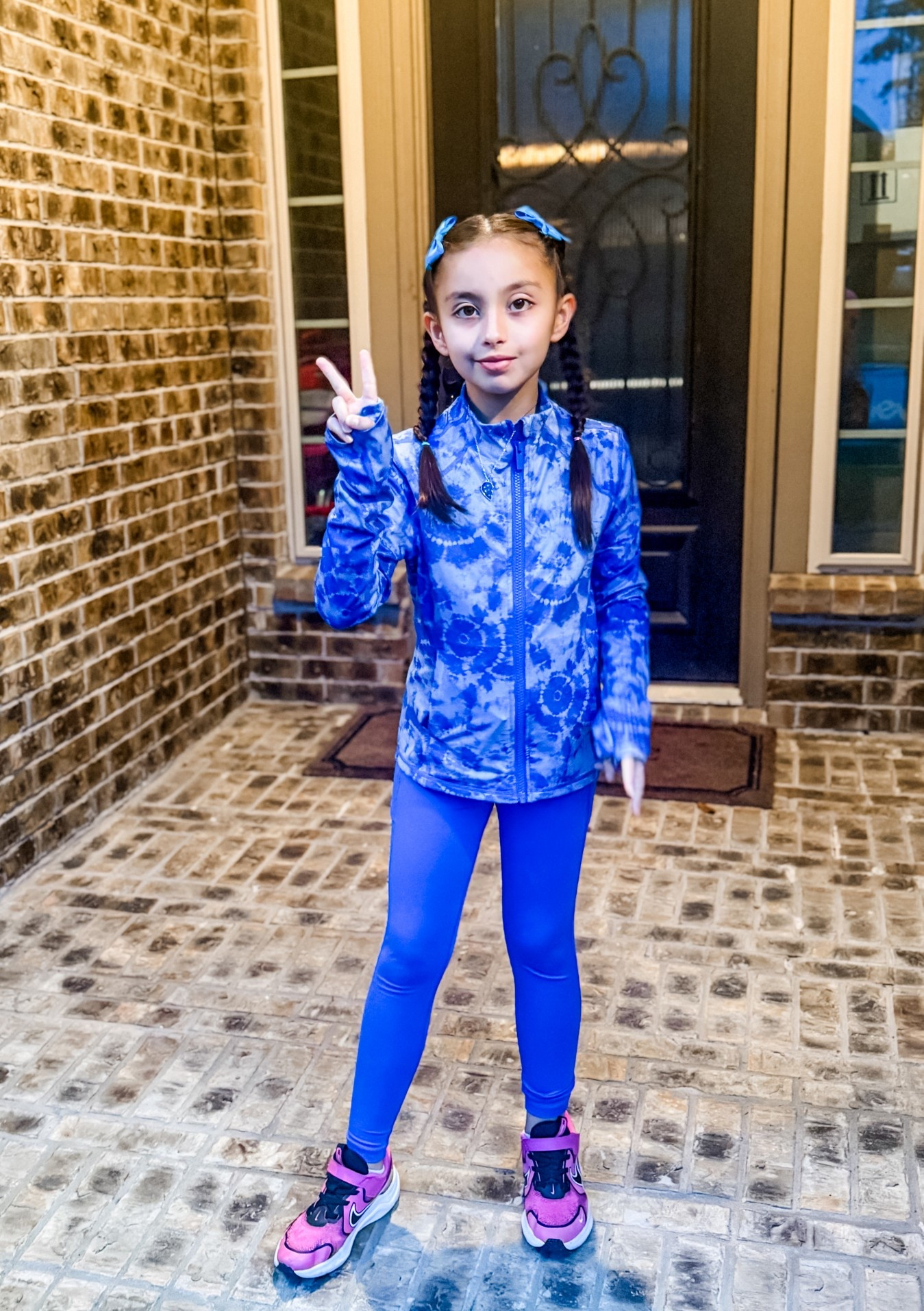 Mondetta girls activewear set. Love the blue color. 
Girls fashion
Girls activewear 

#LTKOver40 #LTKSeasonal #LTKKids