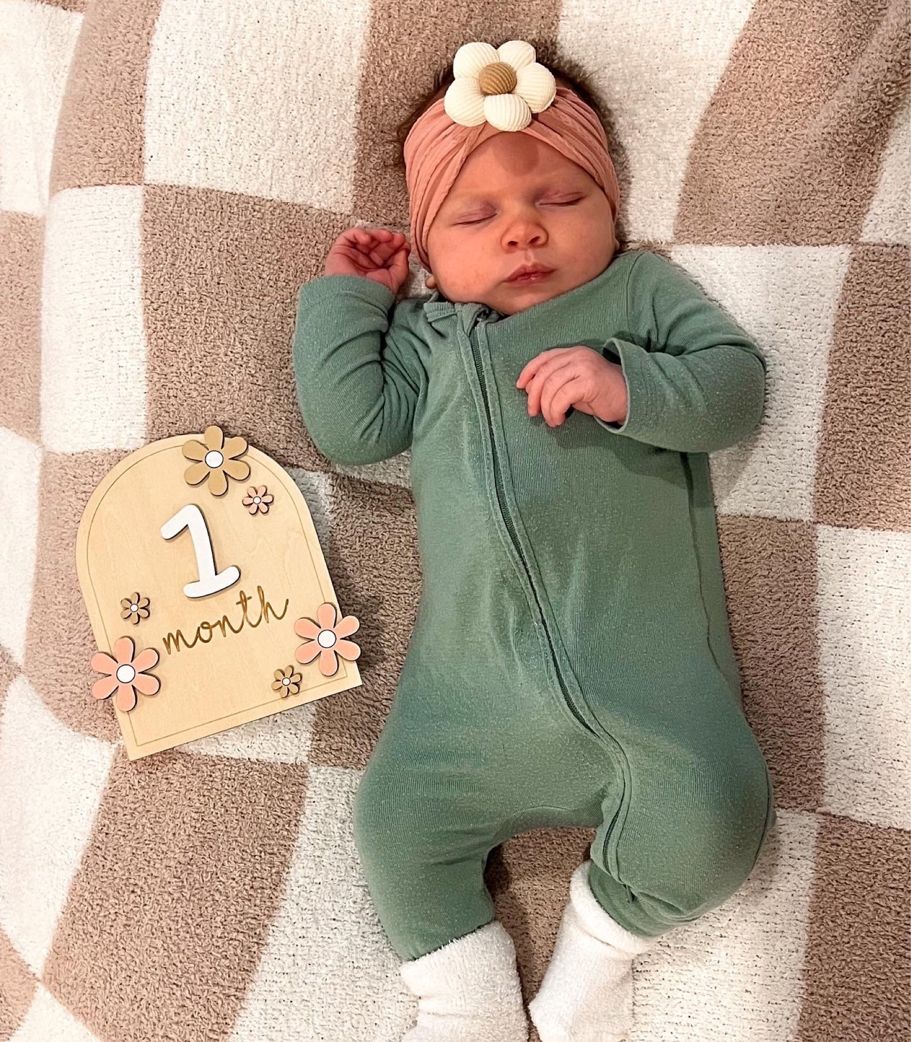 Baby girl clothes / baby girl finds / 1 month / boho baby milestone 

#LTKbaby #LTKkids #LTKbump