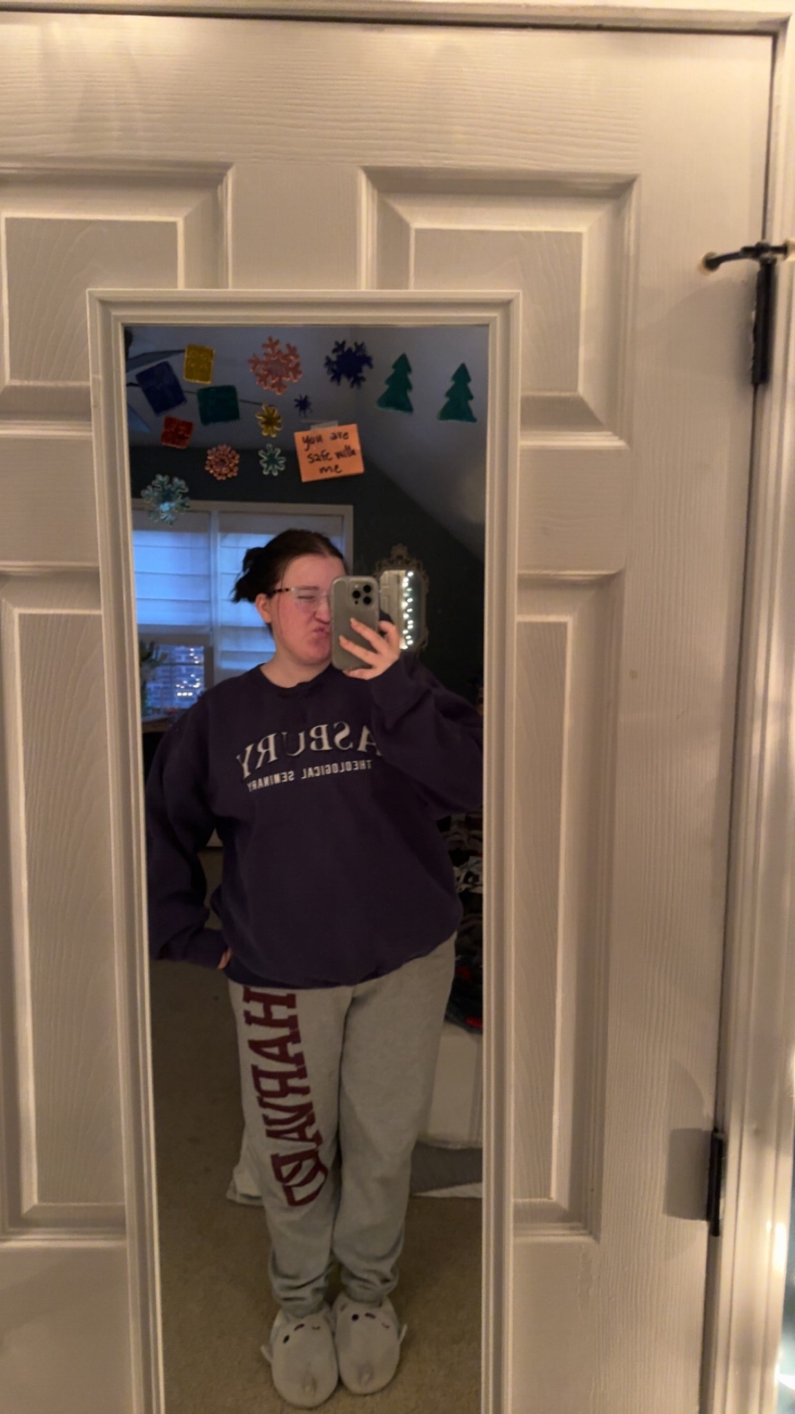 getting ready for the snow ⛄️ 
#cozy #sweats #warm #college 

#LTKootd