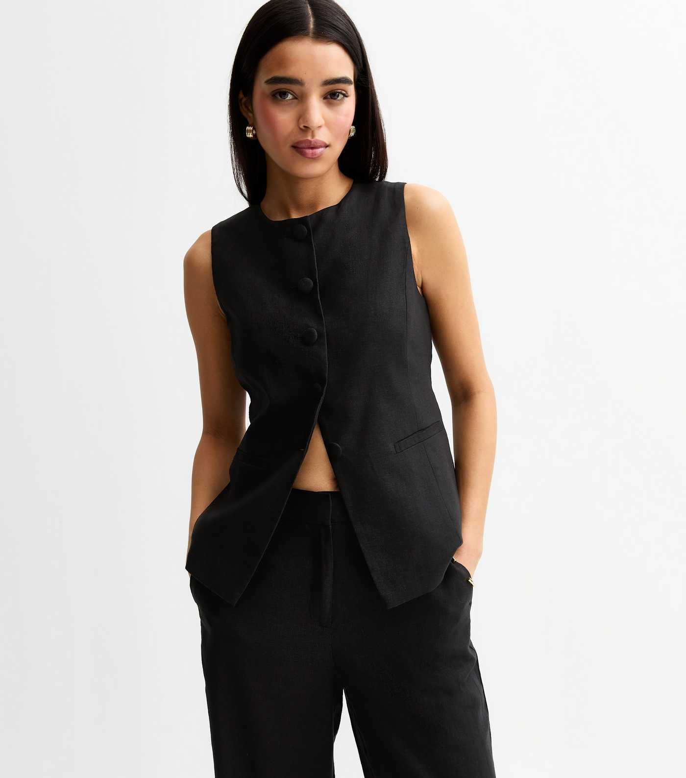 Black Crew Neck Linen Blend Waistcoat | New Look | New Look (UK)