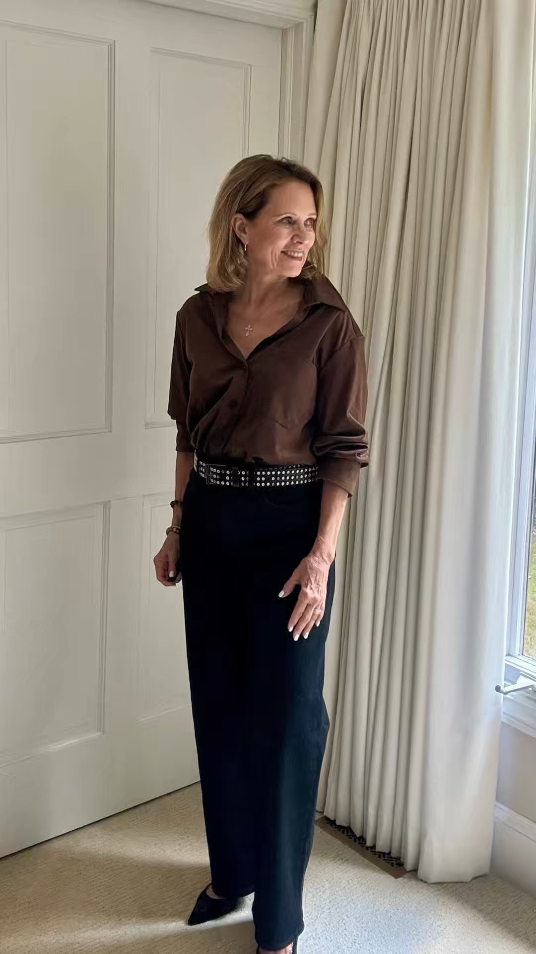Looking for a sophisticated shirt for the fall in one of fall’s most beautiful colors look no longer!
This faux suede shirt is so stylish and checks all the boxes… ruched sleeves… can be tucked in or worn out with a belt… superior fabric and best of all…a beautiful shade of rich chocolate brown!!

#LTKOver40 #LTKSeasonal #LTKootd