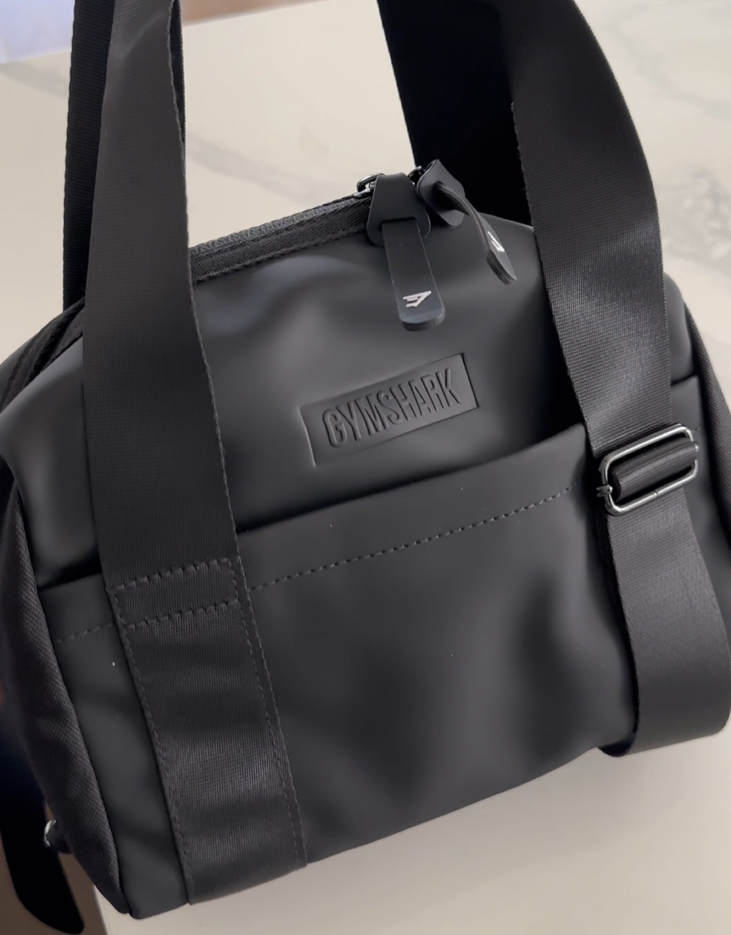 バッグ  EVERYDAY MINI HOLDALL Gymshark Everyday Mini Gym Bag - Black | Gymshark