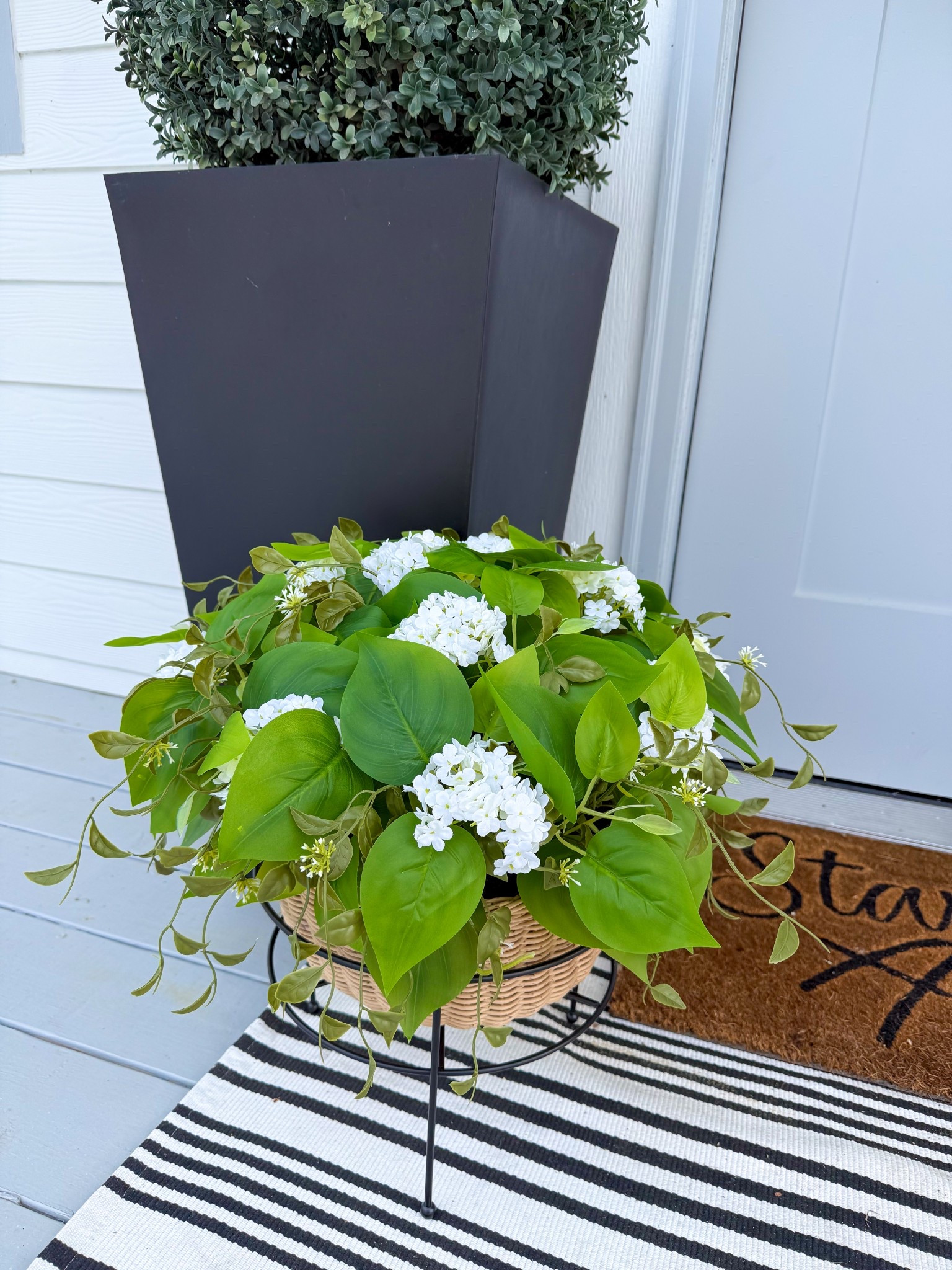 Front porch decor // faux plants 







Topiary 
Planter 
Amazon home 
Home finds 
Home decor 
Target finds 
Target decor 
Spring decor 
Spring porch 
Front porch rug 

#LTKSpringSale #LTKHome #LTKSeasonal