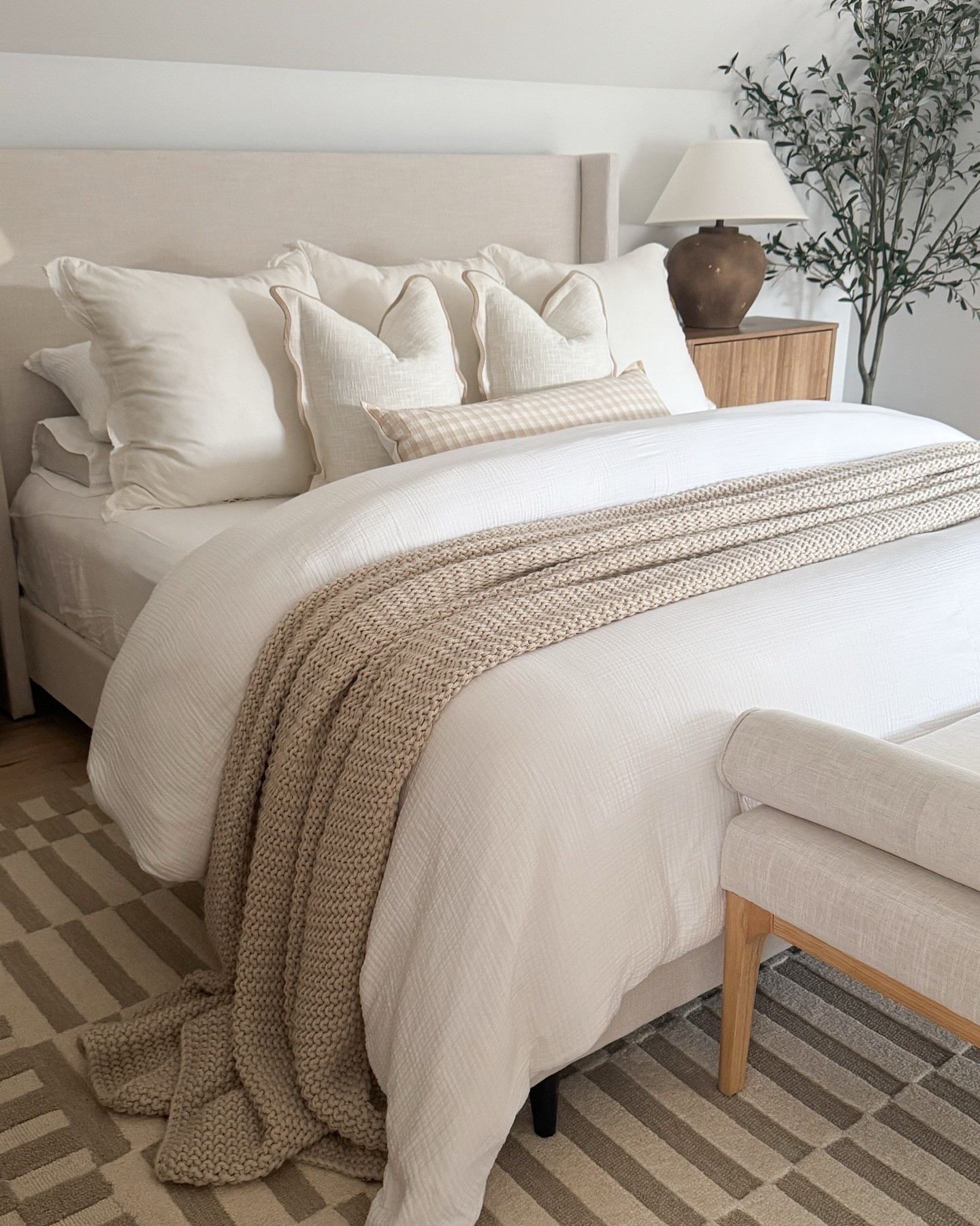 
There’s something about a freshly made bed that just makes everything feel right.
Neutral tones, soft layers, and cozy textures brought this space back to life—calm, inviting, and effortless.

If you want a refresh without doing a full makeover, try swapping in new pillows, a chunky knit throw, and warm lighting—small changes, big impact. ✨

#bedroomrefresh #neutralbedroom #modernorganic #cozyhome #homeinspo #bedroomdecor #howyouhome #homefinds #modernhome 


#LTKFindsUnder50 #LTKHome #LTKStyleTip
