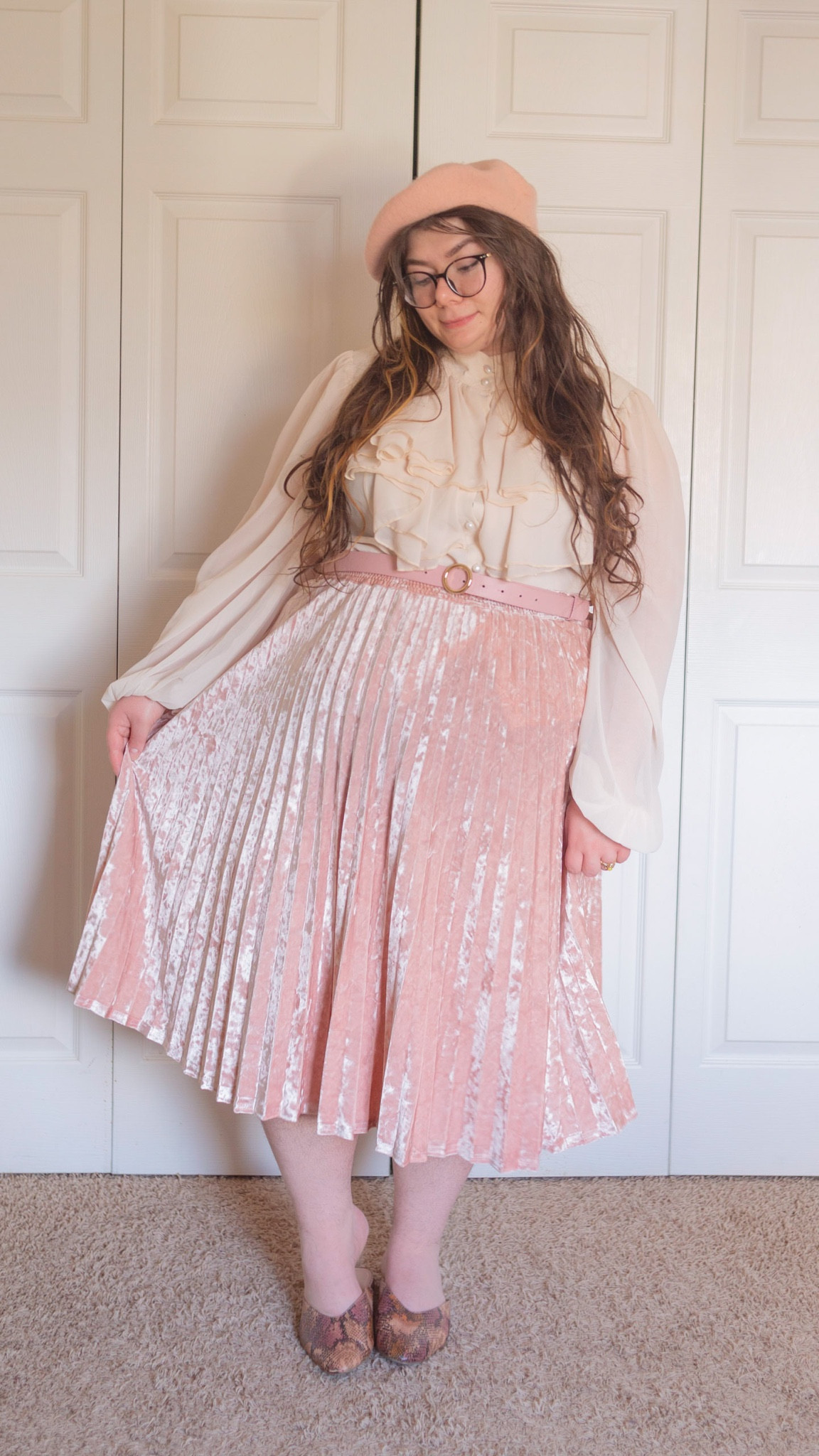 Plus size pastel pink velvet pleated skirt accordion pleats ruffle neck pastel pink beret 

#LTKSeasonal #LTKcurves #LTKstyletip