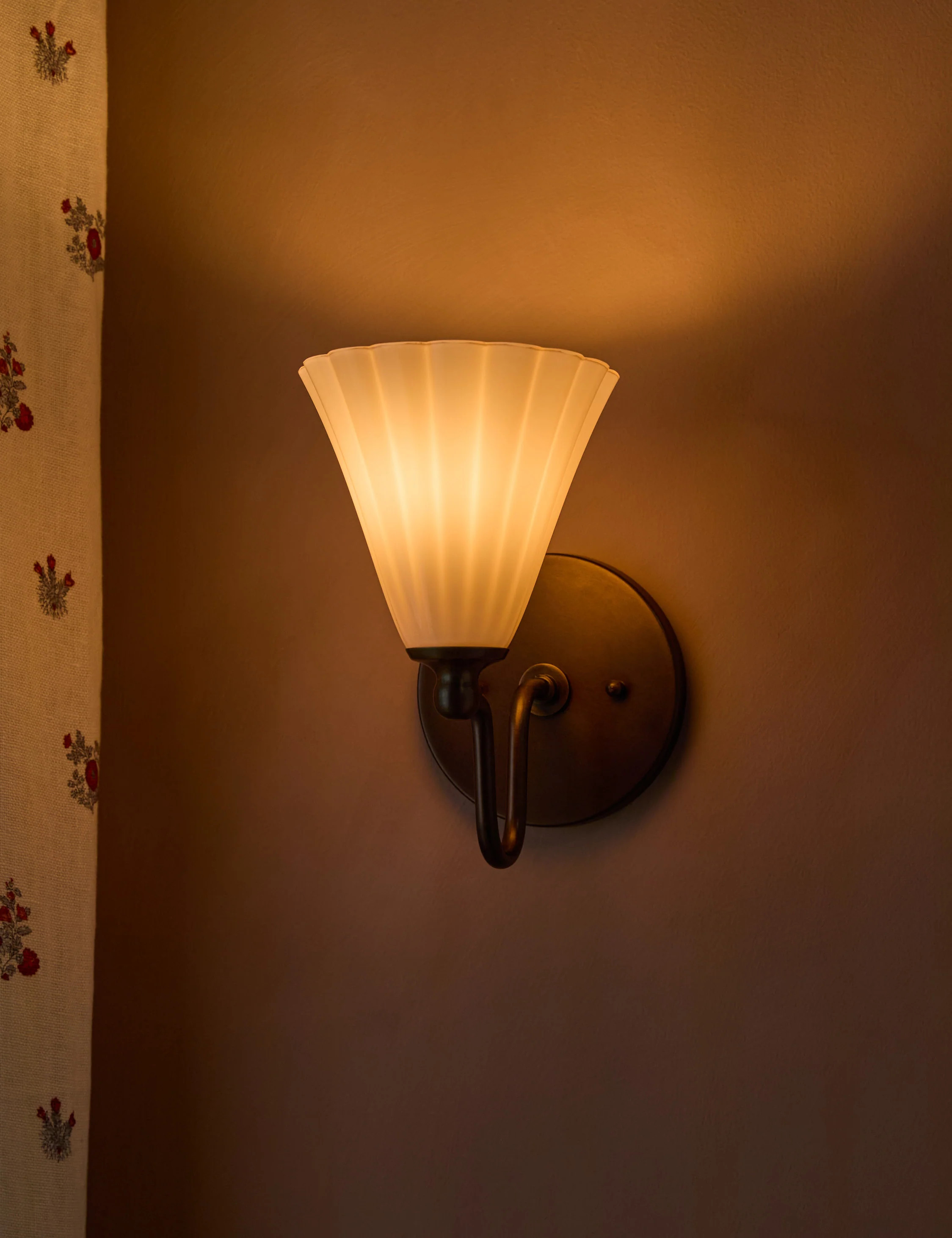 Gladstone Sconce | Lulu and Georgia 