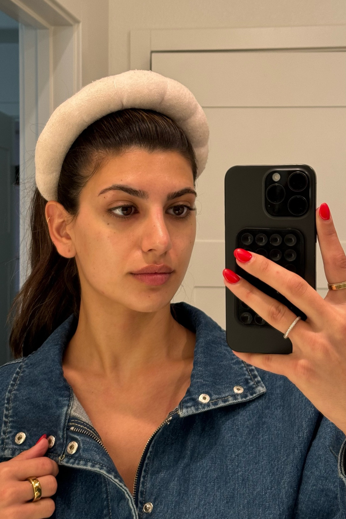 Serum - rhode (gorgeous glow)
Moisturizer - lux (glass like skin)