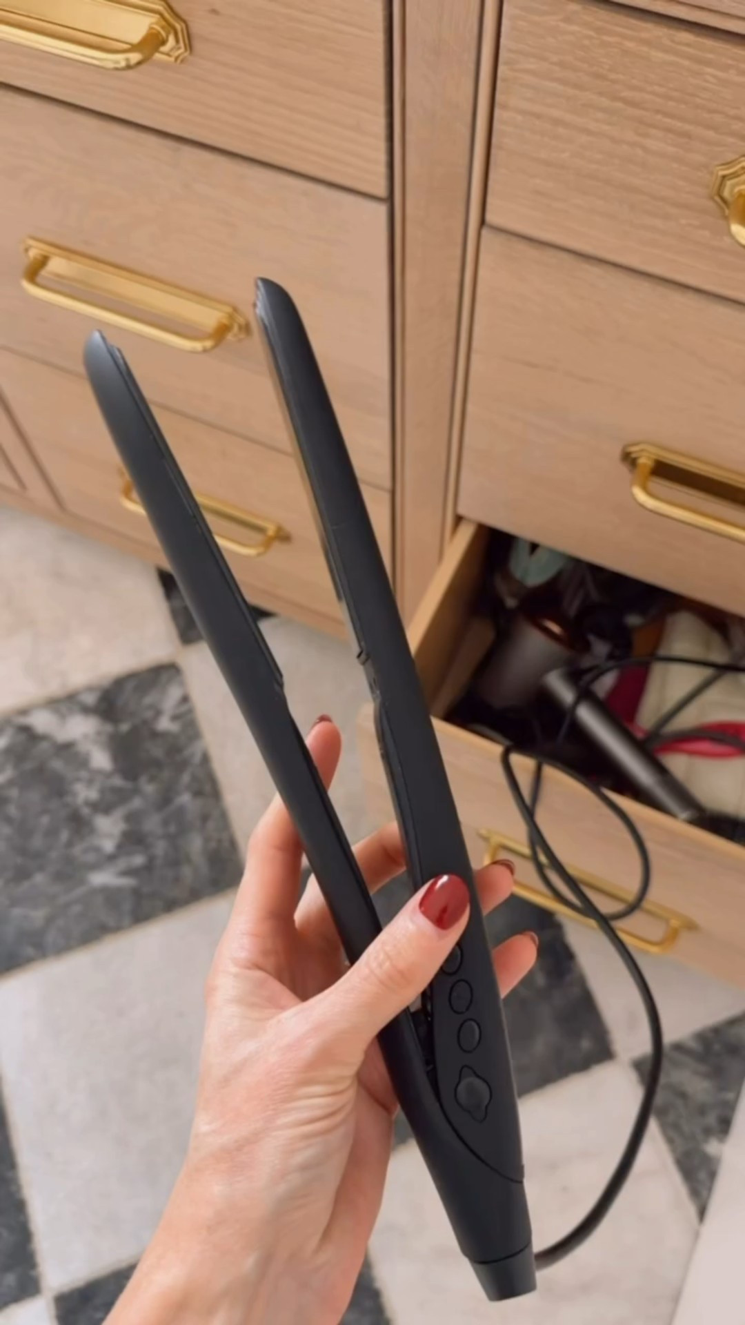 My favorite straightener and the one I’ve used for years! I use it to both curl and straighten my hair!

Loverly Grey, straightener, hair tools, beauty, hair, curler 

#LTKBeauty