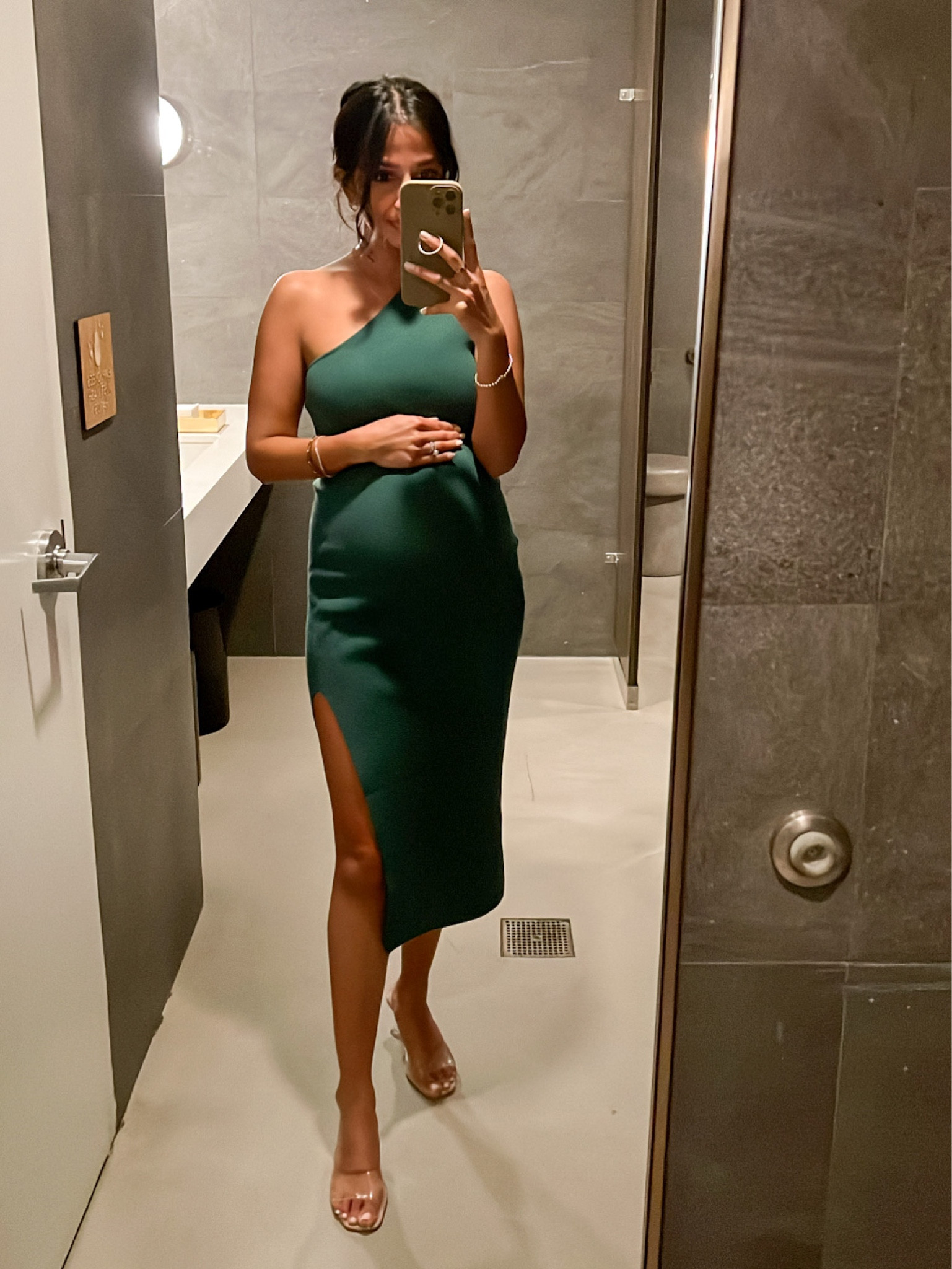 Babymoon style #maternityfashion #pregnancyoutfits #babymoon #maternitystyle #petalandpup #toiletrypouch26



#LTKbump #LTKcurves #LTKstyletip