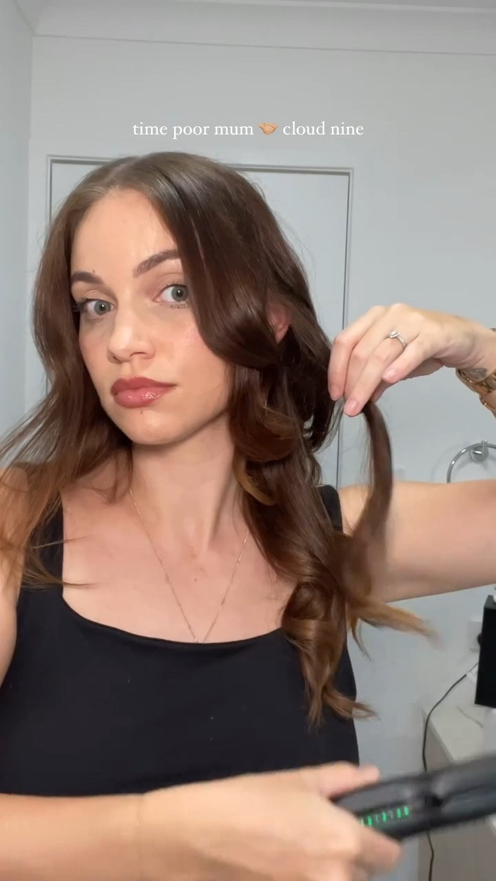 Safe to say I’ve mastered doing my curls in under 10 mins thanks to @cloudnineoz The Wide Iron! Their gift set would make the perfect Mother’s Day Gift for any time poor mum’s (I know there’s plenty of you out there 👀) #CLOUDNINEHAIR AD