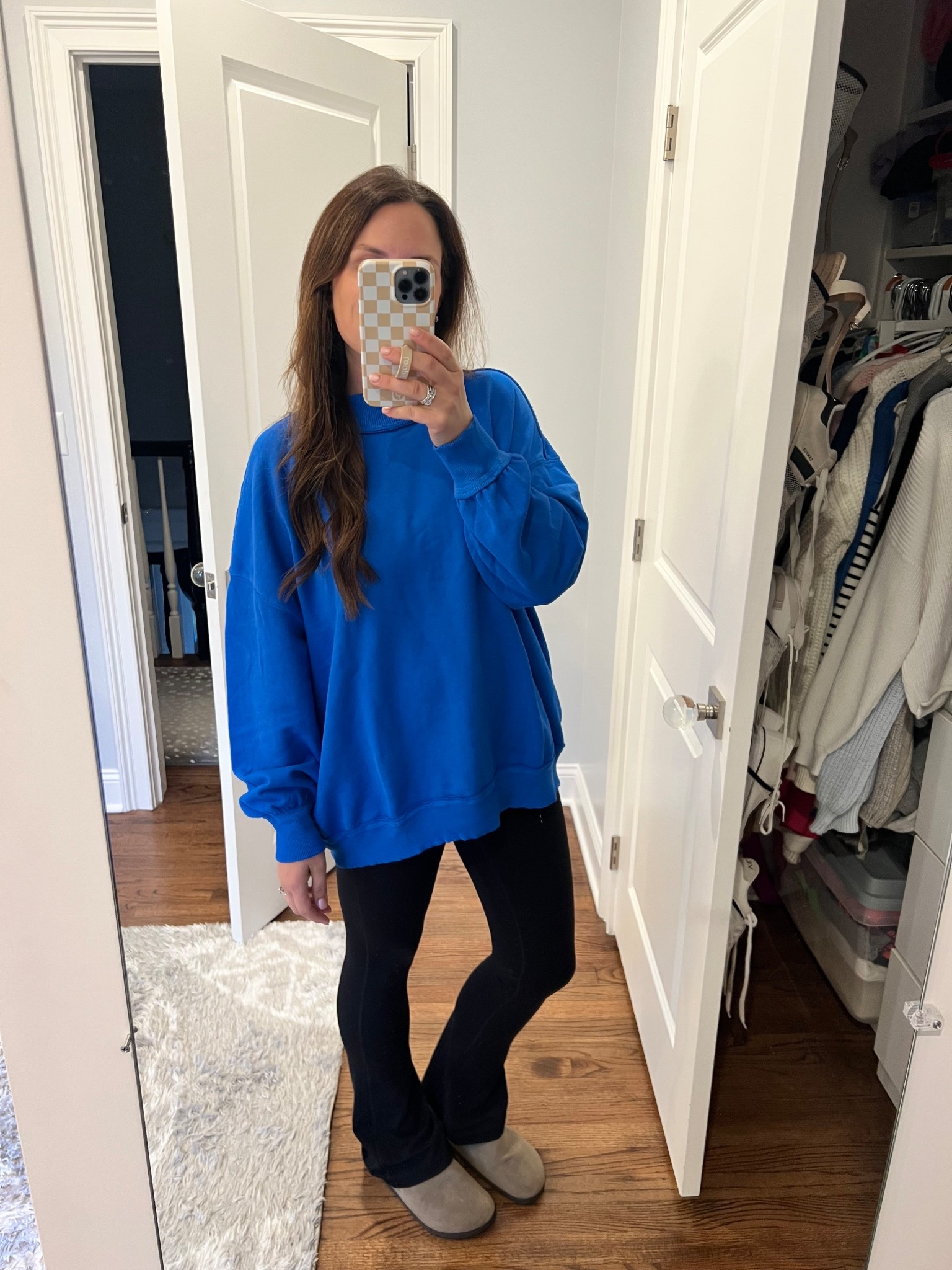 Perfect oversized sweatshirt (with cute stitching details) with butt coverage! I’m in size XS + my favorite amazon mini flare leggings! 

This makes a great gift for anyone on your list from teens to 40 year old moms like me! #giftsforher

#LTKHoliday #LTKGiftGuide