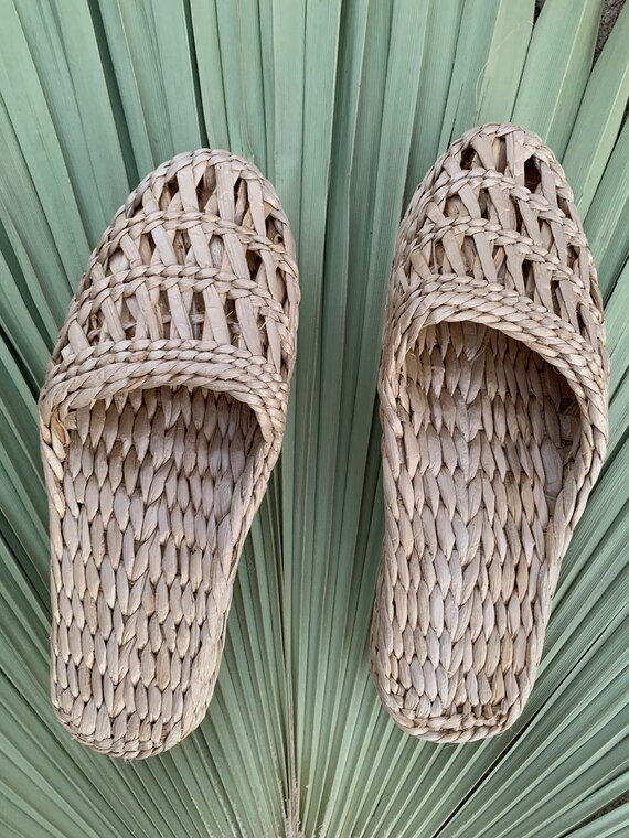 Hand woven straw slippers | Etsy (US)