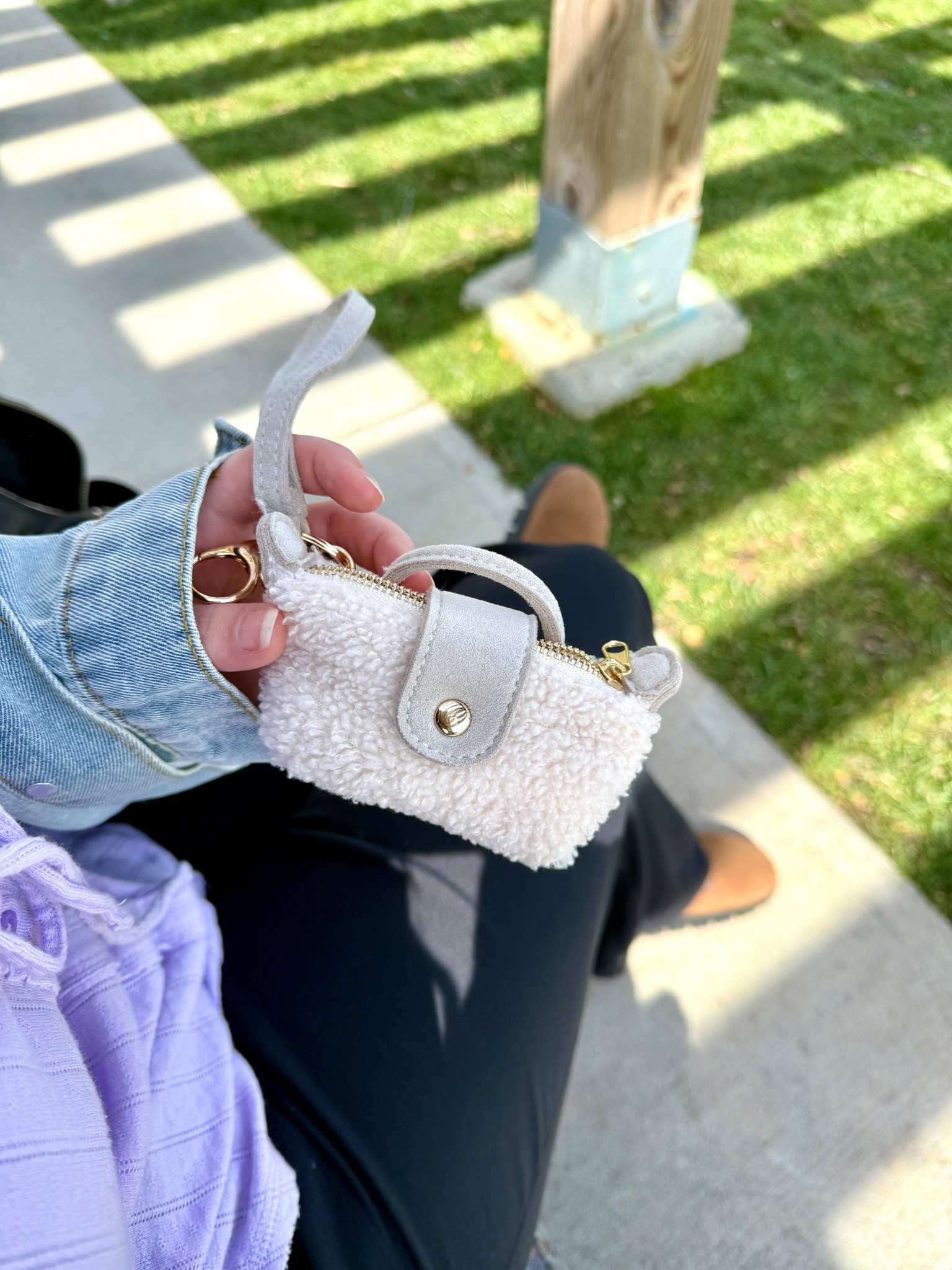 @Aerie top and mini fur pouchette still a favorite of mine! These are out of stock now, but look at their new mini pouches /mini bags linked below! 
💚 I want one of the mini puffer bags next!



#LTKmomlife #LTKMidsize #LTKSaleAlert