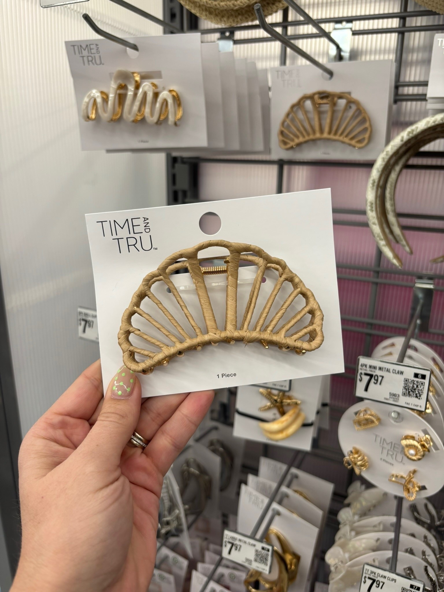 The cutest claw clip for summer + it is only $6!!!🐚

Spring, summer, hairstyle, hair, beach vacation, pool

#LTKmomlife #LTKBaby #LTKSeasonal
