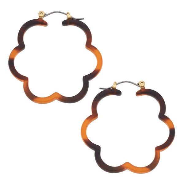 Astrid Scalloped Resin Hoop Earrings in Tortoise | CANVAS