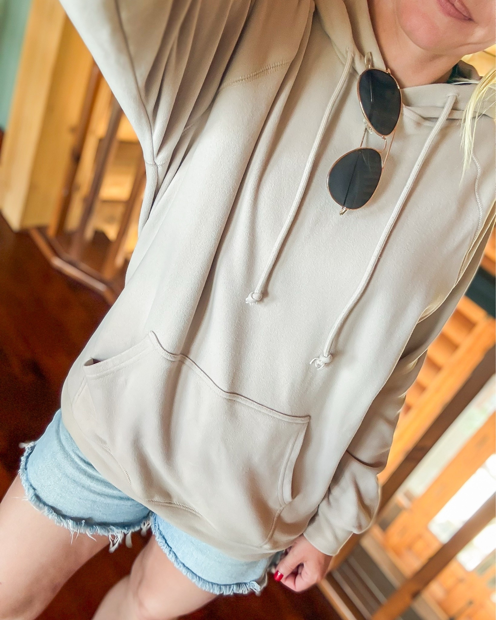 This sweatshirt is so soft and cozy! It makes for the perfect camp fire sweatshirt!

#LTKootd
