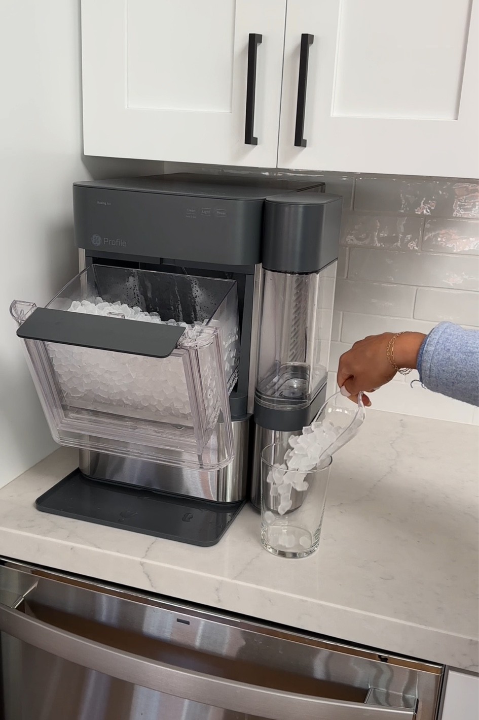 The best pebbles ice machine EVER! Would make for an incredible gift  