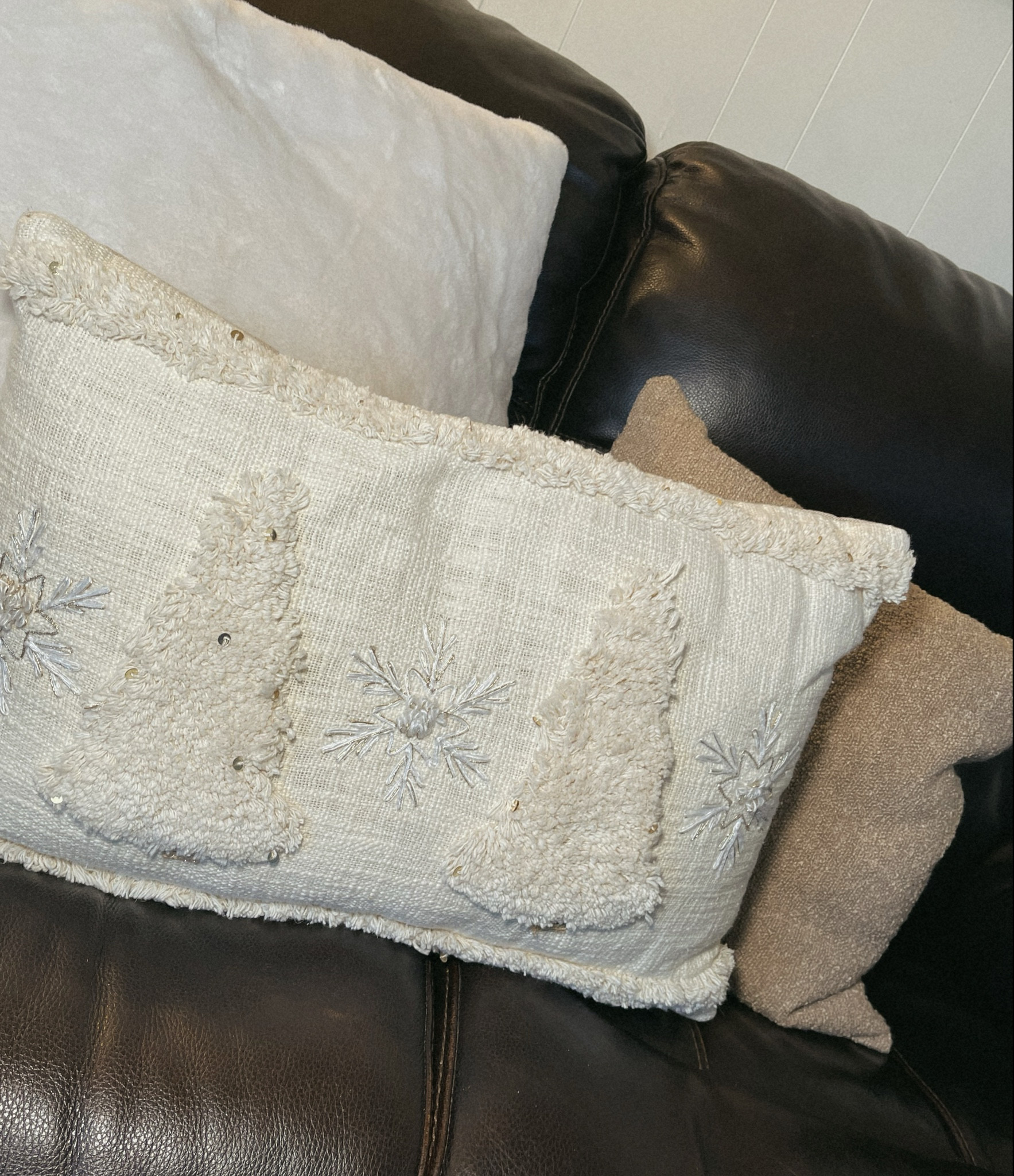 Neutral Christmas 🤎🎄
#christmasthrowpillows

#LTKSeasonal #LTKHome #LTKHoliday