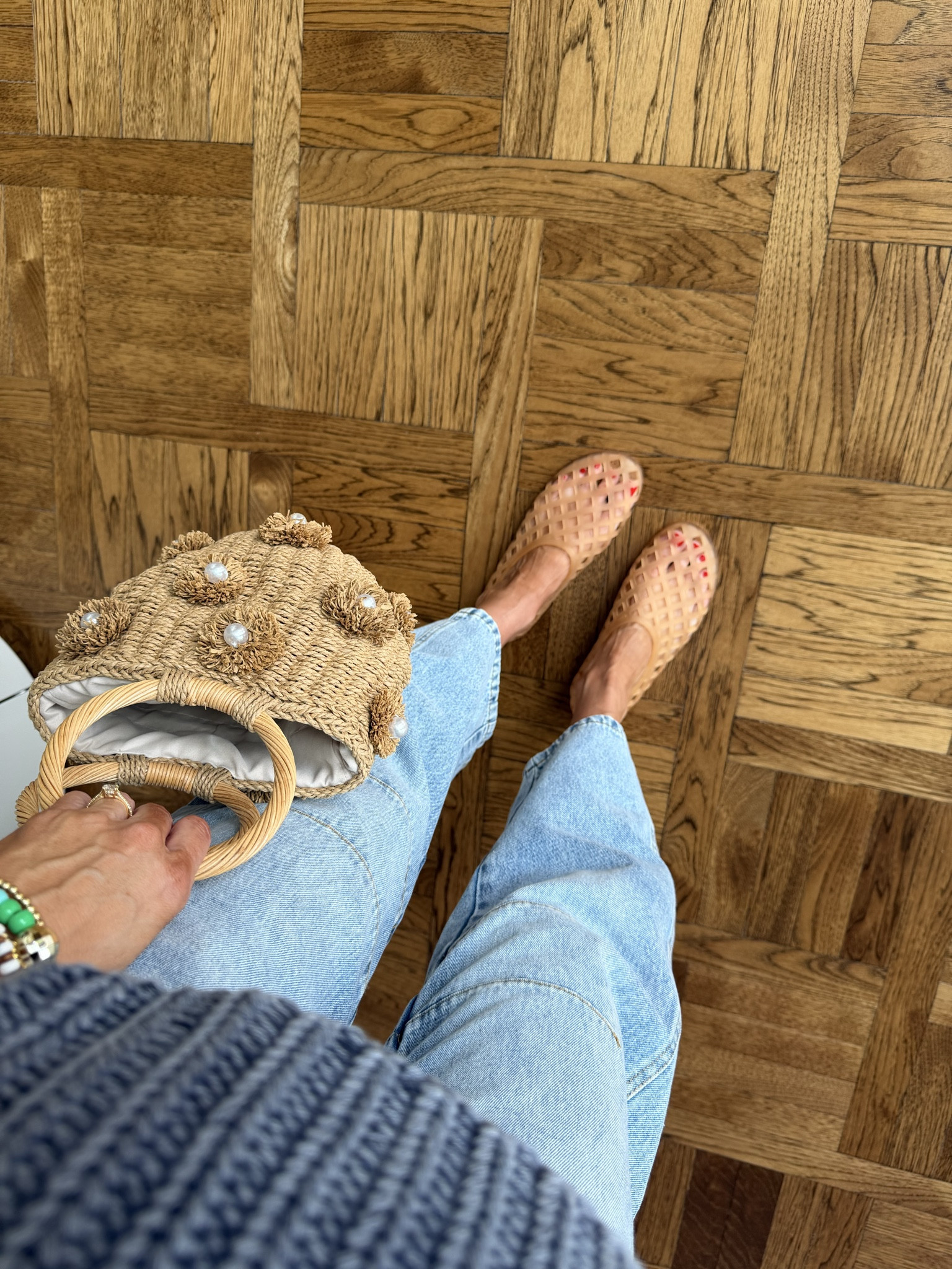 Jelly shoes are officially BACK and I’m not mad about it 💁‍♀️ Found these on Amazon and they’re actually comfy  + go with everything

#LTKSeasonal #LTKootd #LTKgrwm