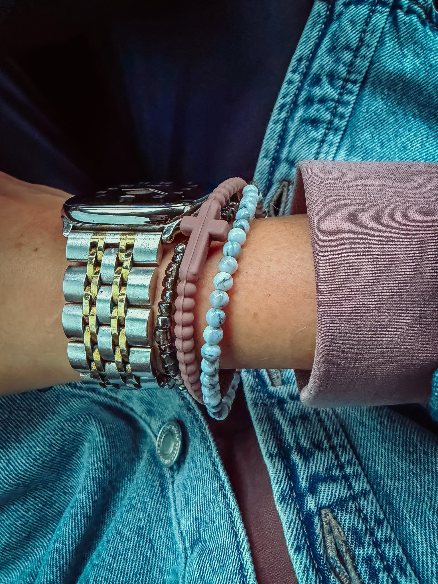 This multipack of cross bracelets would make for cute Valentines for teens/tweens ❤️ 