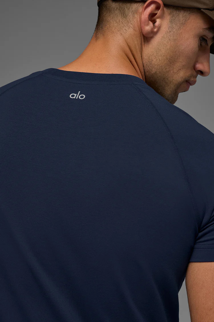 ALO Vapor Crewneck Short Sleeve | Alo Yoga