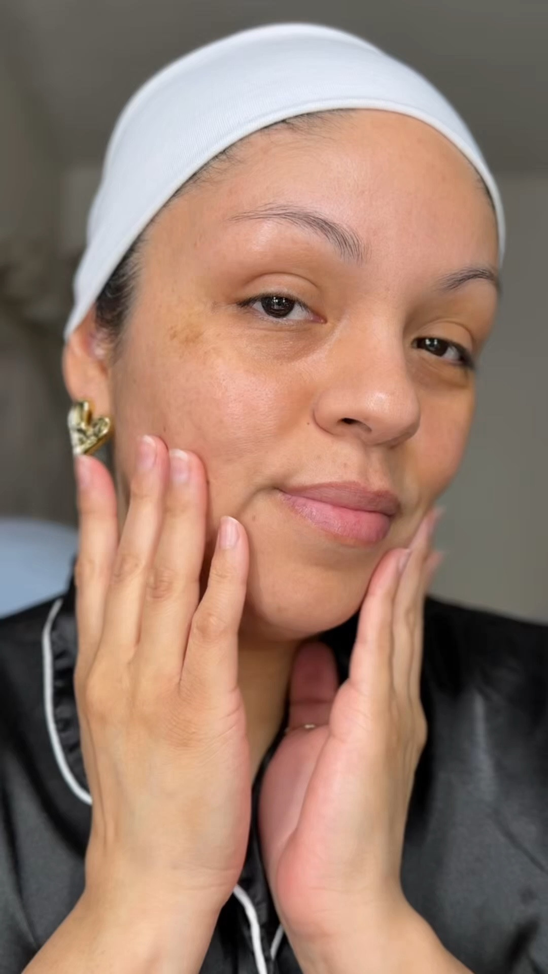 Glowy skin day 🫧🤍✨

#LTKvlog #LTKselfcare #LTKBeauty