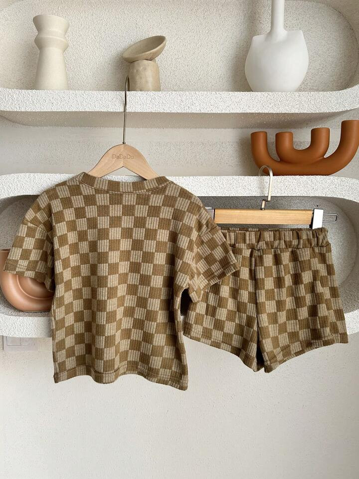 Baby Boy Summer Checker Print Drop Shoulder Short Sleeved Tee And Shorts Loose Set | SHEIN