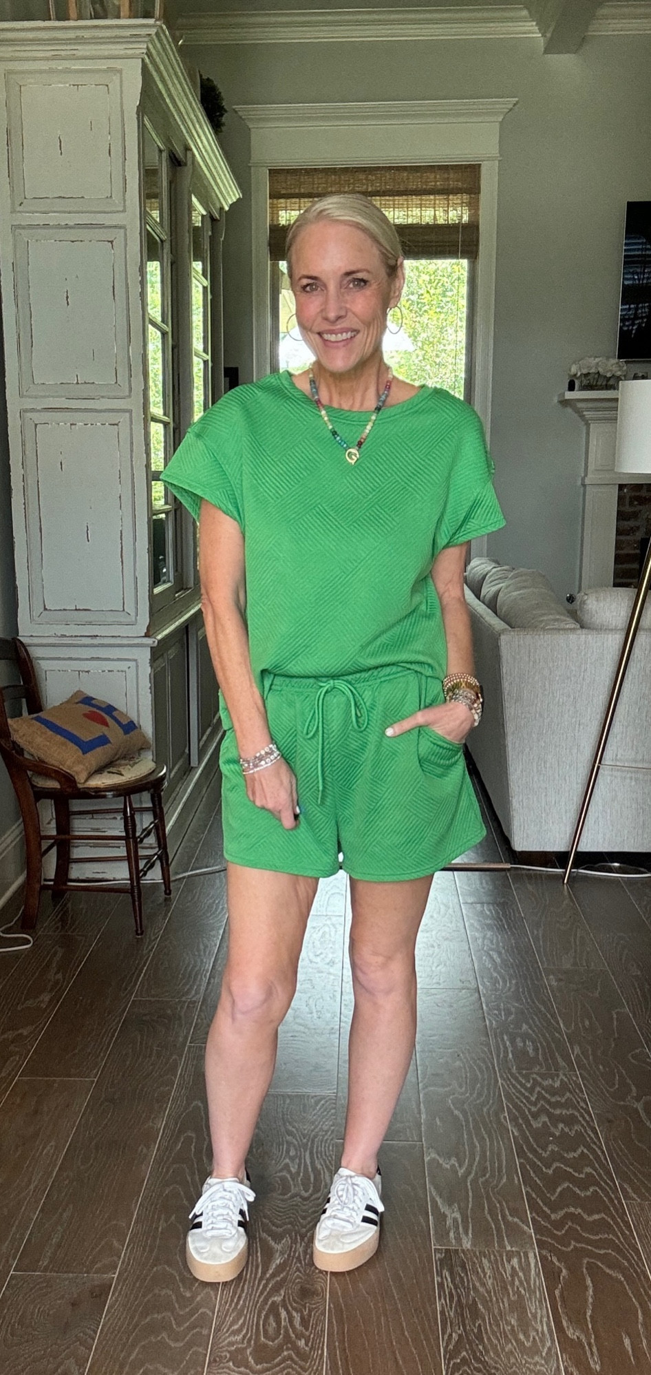 MONDAY OOTD

Today’s OOTD is all about comfort and style. This color is to die for, and can be carried into the fall season! 

#LTKFindsUnder50 #LTKStyleTip #LTKOver40