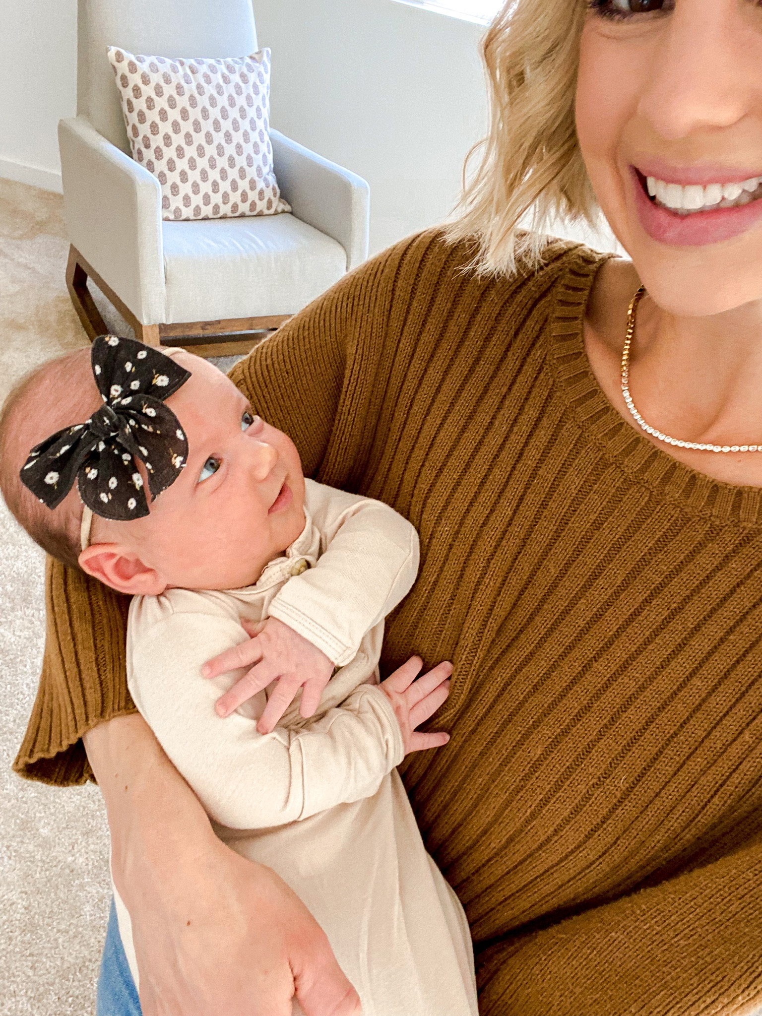 Nothing like catching your babe smiling at you! 🤍

#postpartum #highrisejeans #abercrombiejeans #straightjeans #bestthong #aeriethong #nursingbra #newborn #babyoutfit #knottedgown #babybow #bowsubscription



#LTKshoecrush #LTKstyletip #LTKbaby