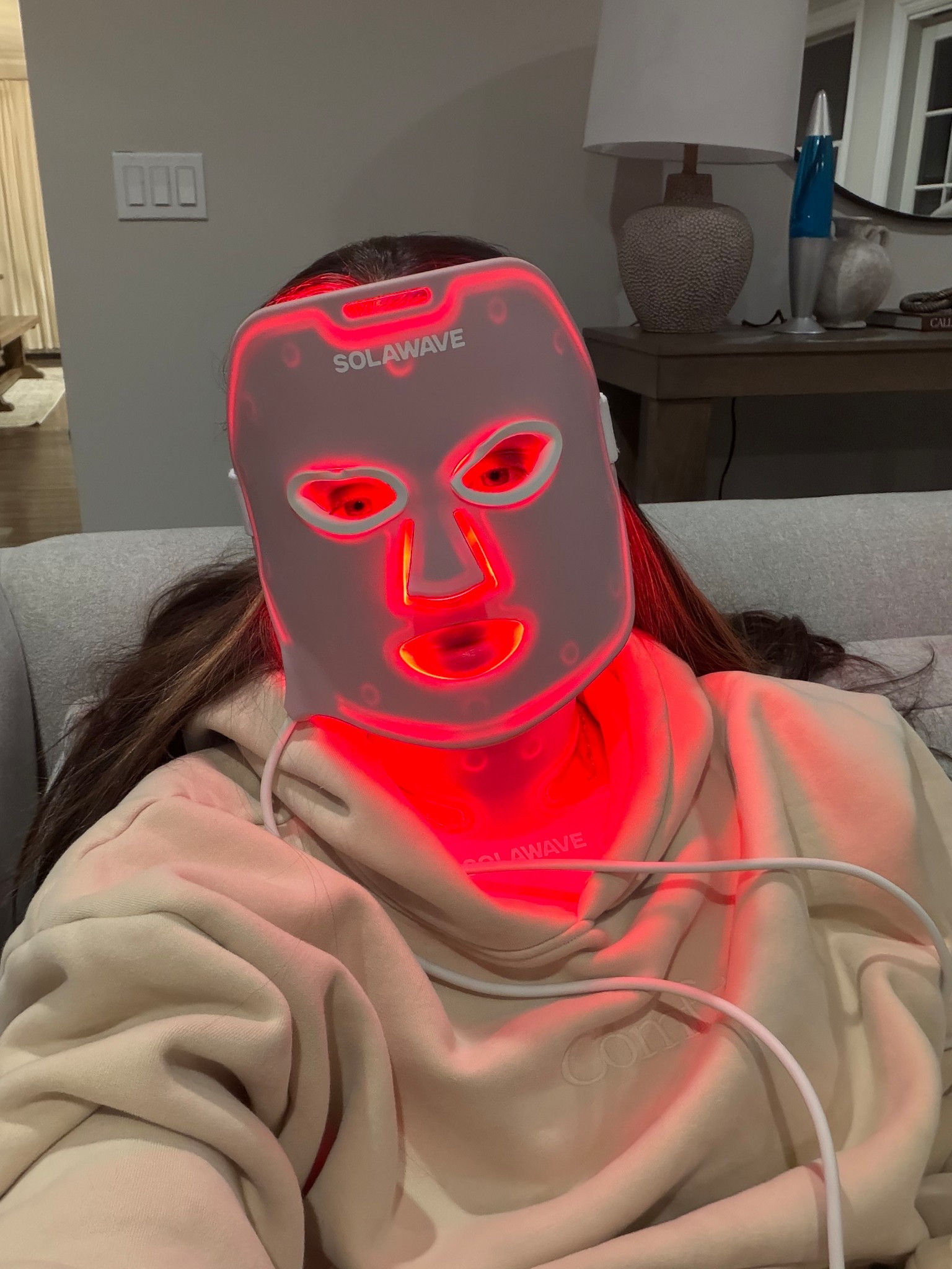 Red light every single dayyyyy

And wearing the best sweat suit 