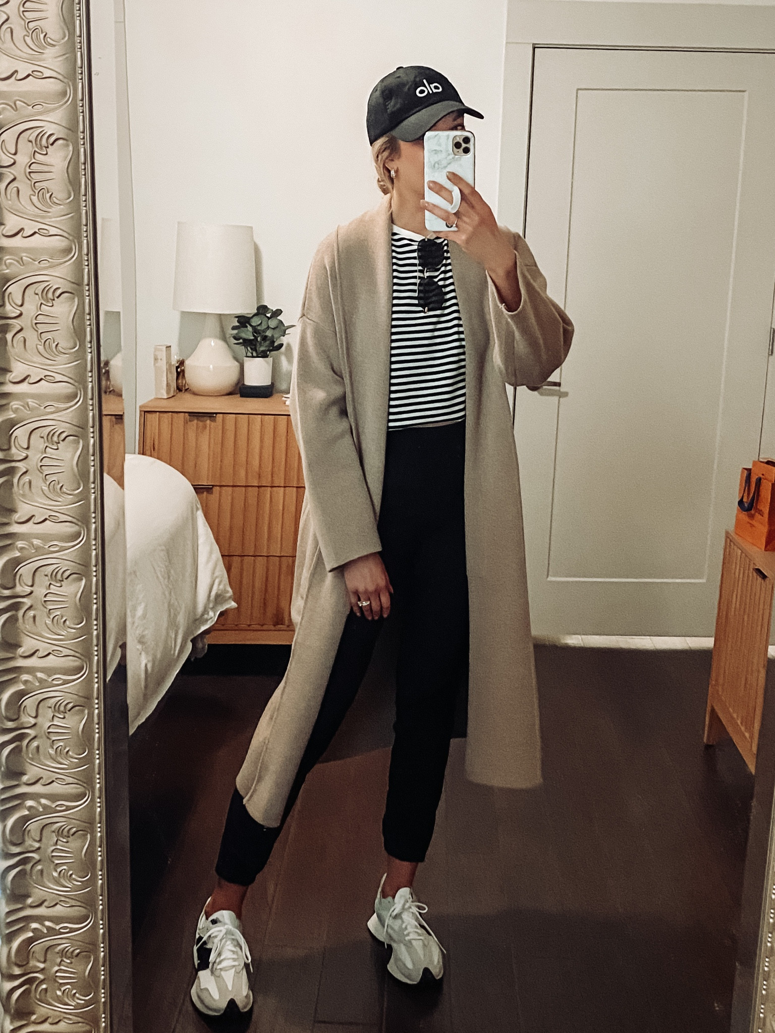 Ootd, capsule wardrobe, winter outfit, classic outfit, neutral outfit, coatigan, striped tee, mariesuzanneblogs 

Coatigan - runs oversized. I’m wearing a small. 
Tshirt- TTS 
Sneakers - size up 1/2

#LTKstyletip
