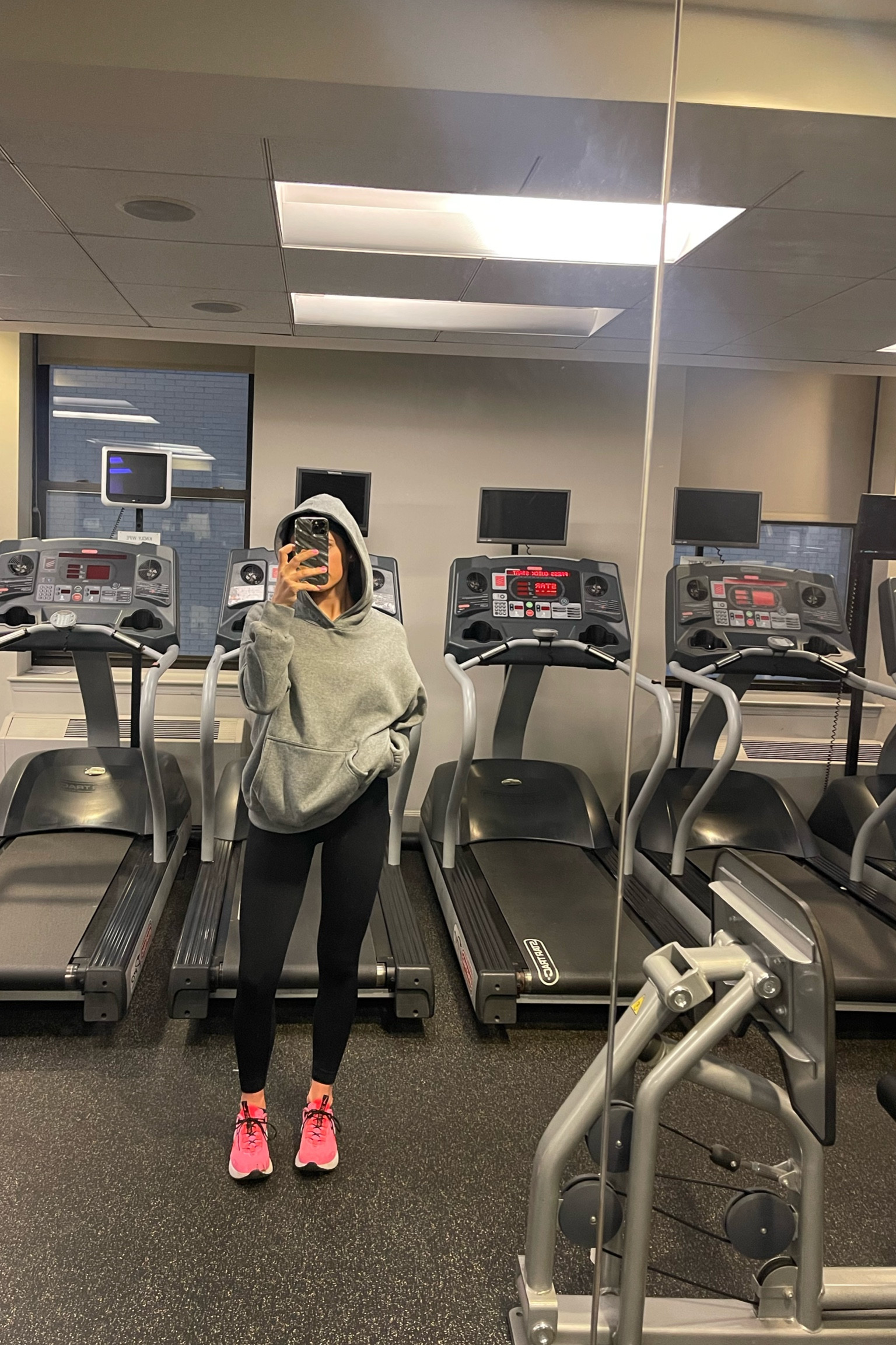 morning gym session | gym mirror selfie | gym outfit ideas 



#LTKGiftGuide