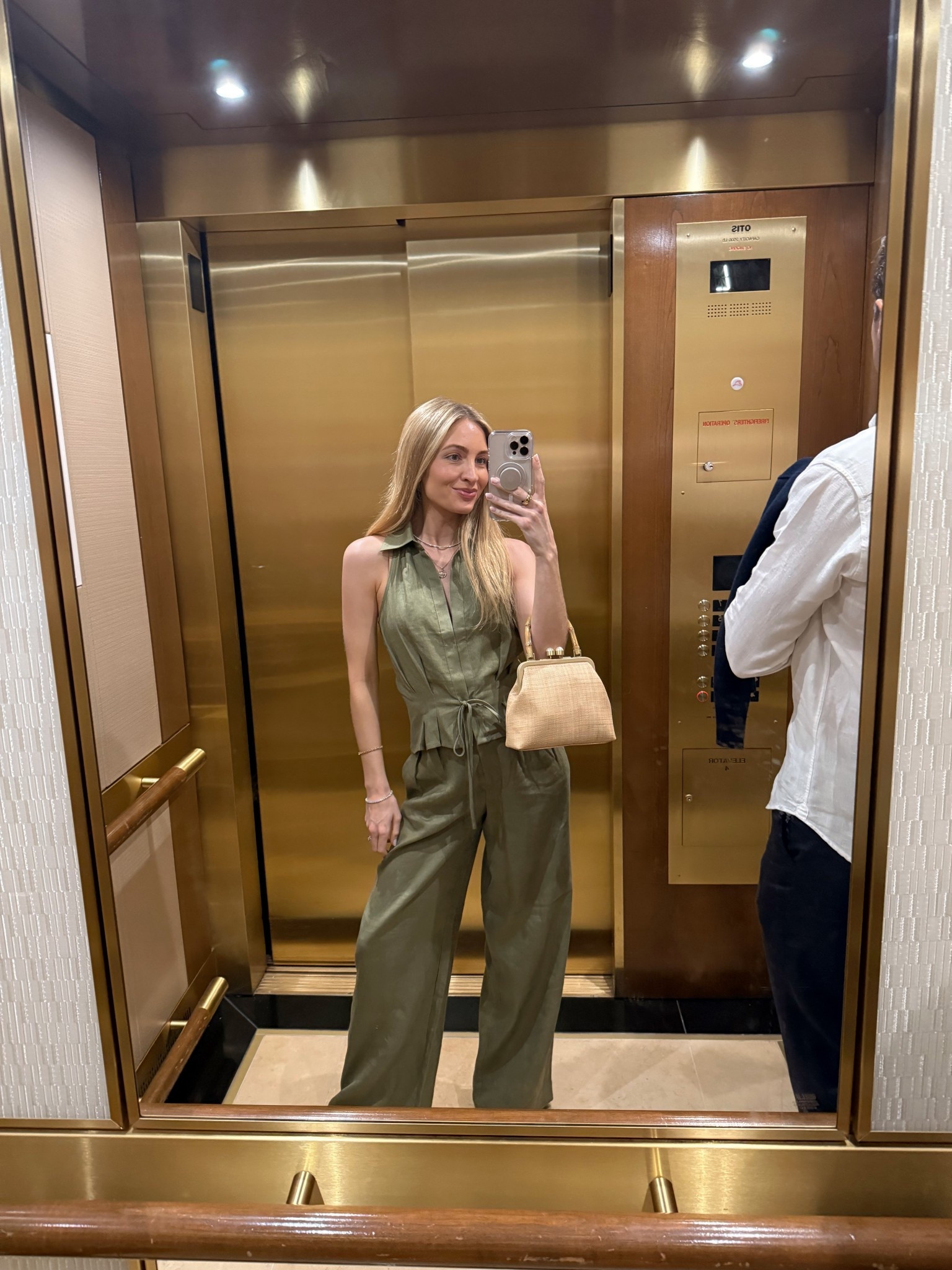 Hevron Set + Pamela Munson bag in Palm Beachh

#LTKStyleTip