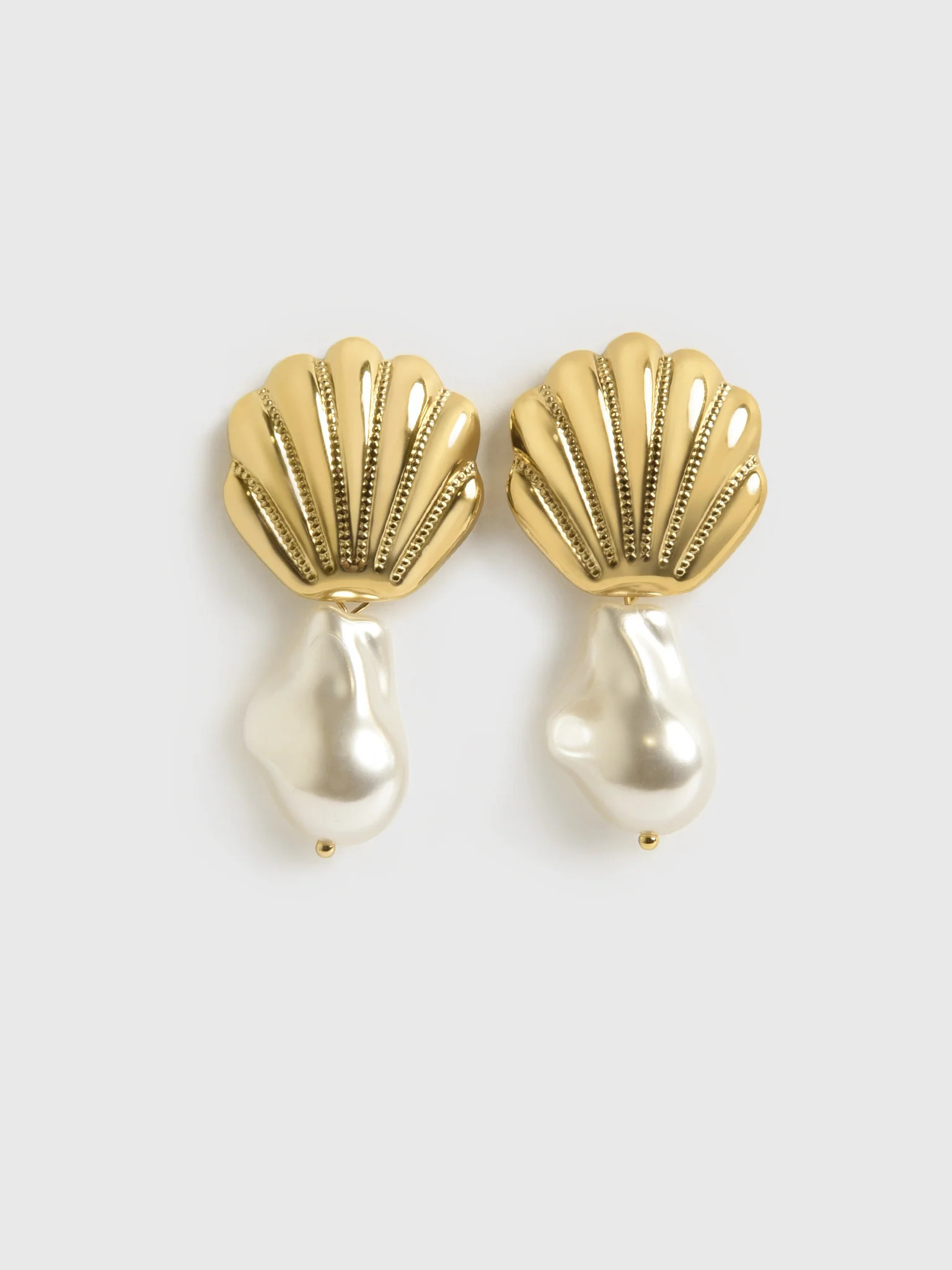 CASA CLARA
                      
                     Keili Earrings | Saint Bernard