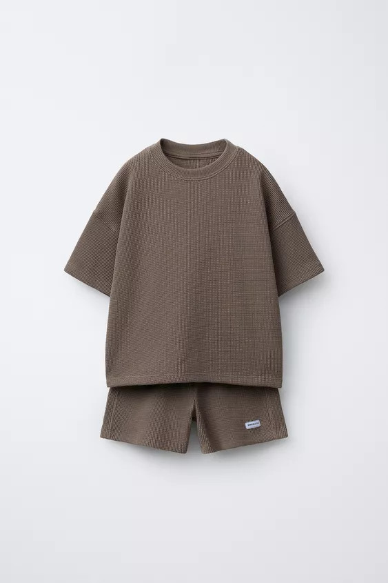 WAFFLE KNIT JOGGING SET WITH T-SHIRT AND BERMUDA SHORTS | Zara US