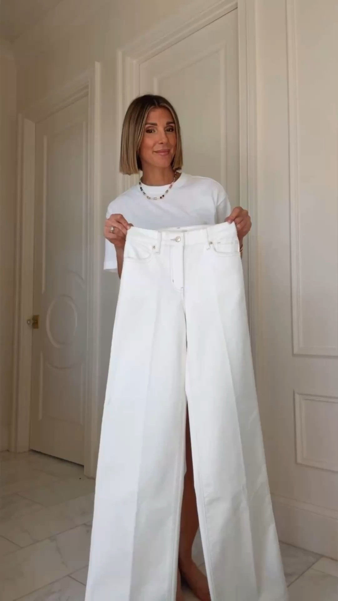 10/10 recommend these jeans. The flattering fit, the nice stretch, and high rose. I'm 5'7 wearing size 25