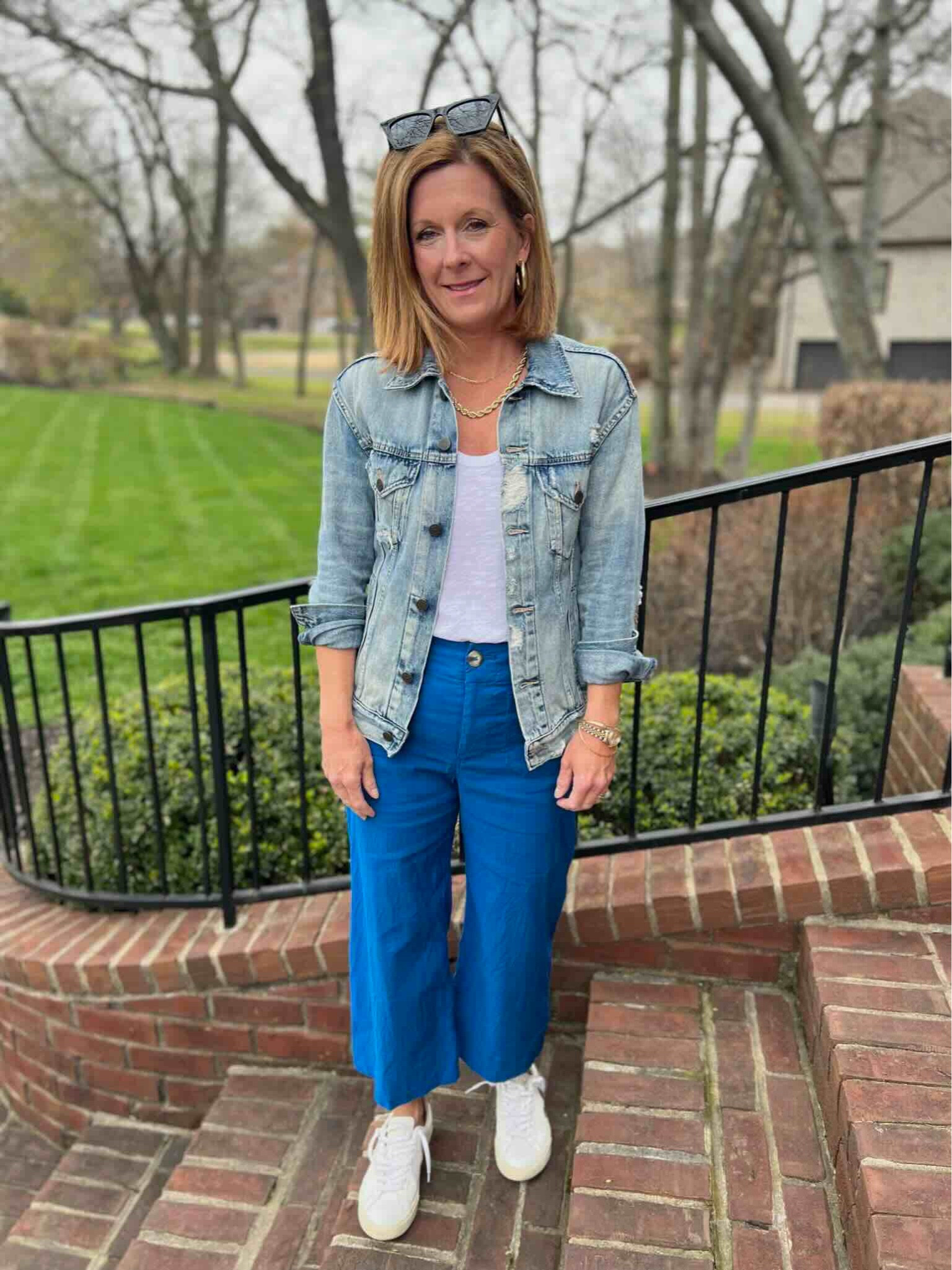 How to wear wide leg cropped pants when you’re petite!

#LTKstyletip #LTKover40 #LTKSeasonal