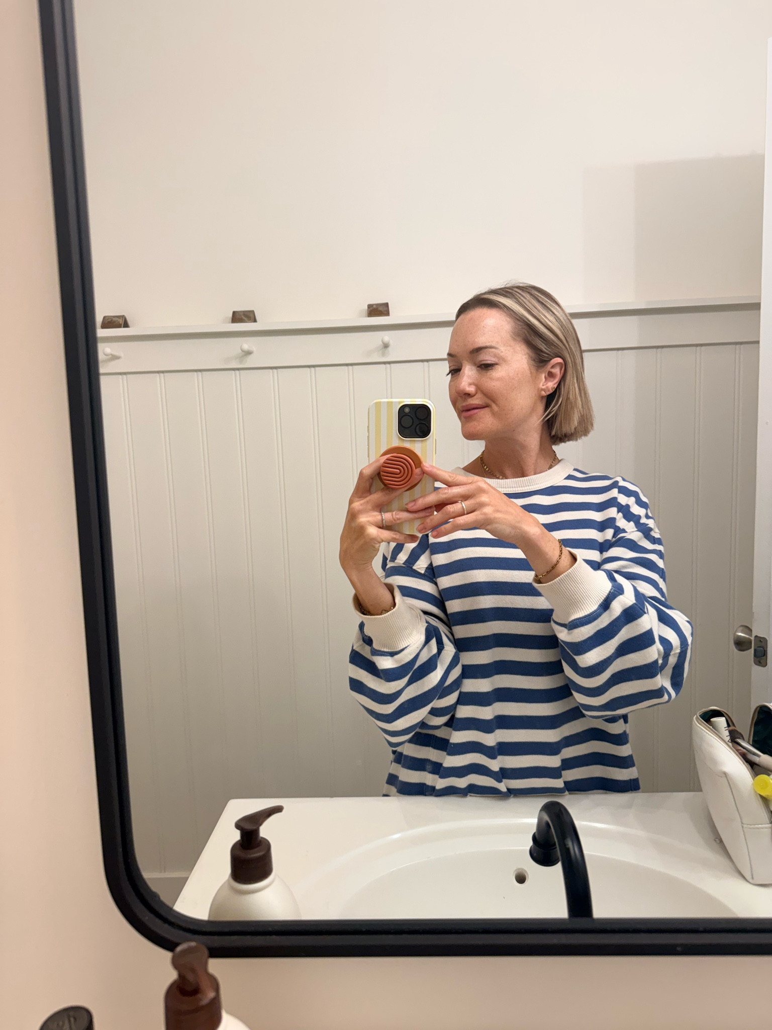 The sweatshirt I’m living in

#LTKgrwm #LTKOver40 #LTKPetite