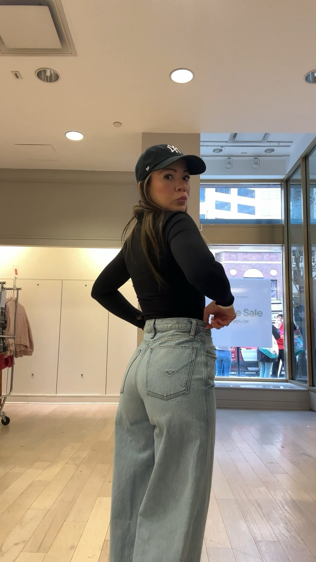 Barrel jeans from Hudson in size 24, the fit is amazing! 

#LTKSaleAlert #LTKootd #LTKgrwm