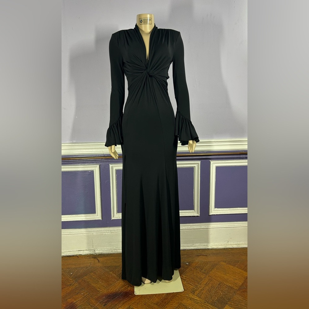 Cinq à Sept

Evelyn Stretch V-Neck Gown | Poshmark