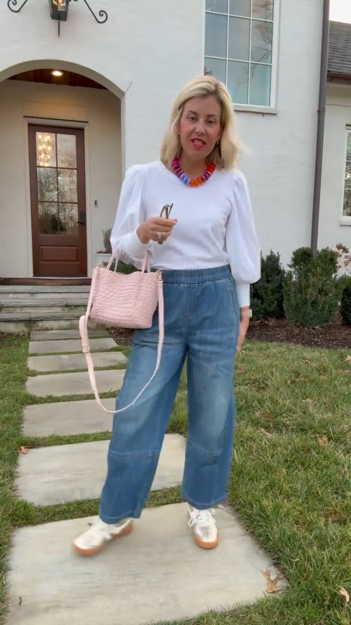 The perfect pull on jeans an not so basic white tee! This is a wash & repeat kind of outfit. Jeans & tee 30% off!! 
Tee & Jeqns - xs 
Sneakers - 8

#LTKSaleAlert #LTKdayinmylife #LTKmomlife