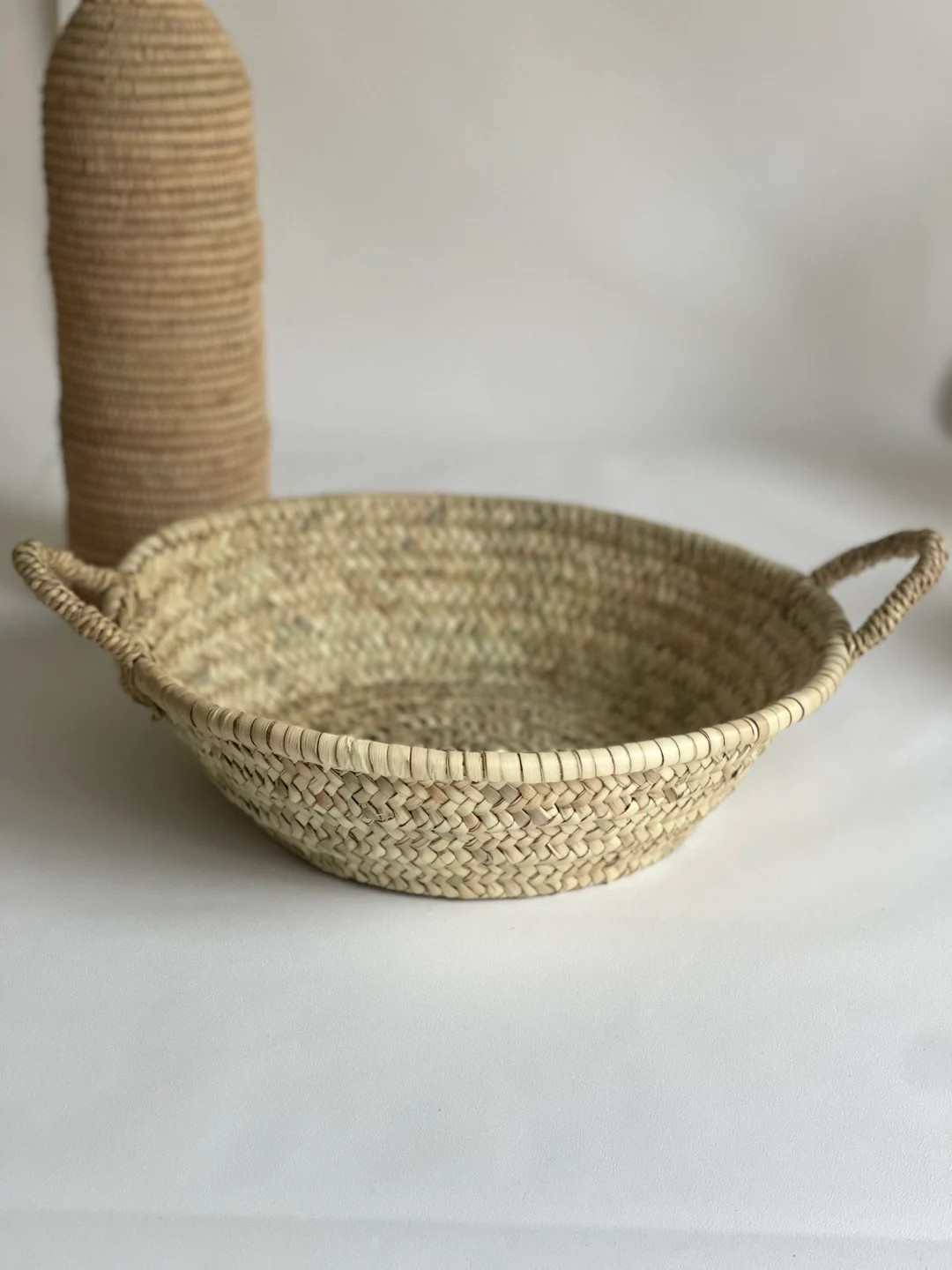 Round basket with palm leaf handles • Bread/fruit basket | Etsy (US)