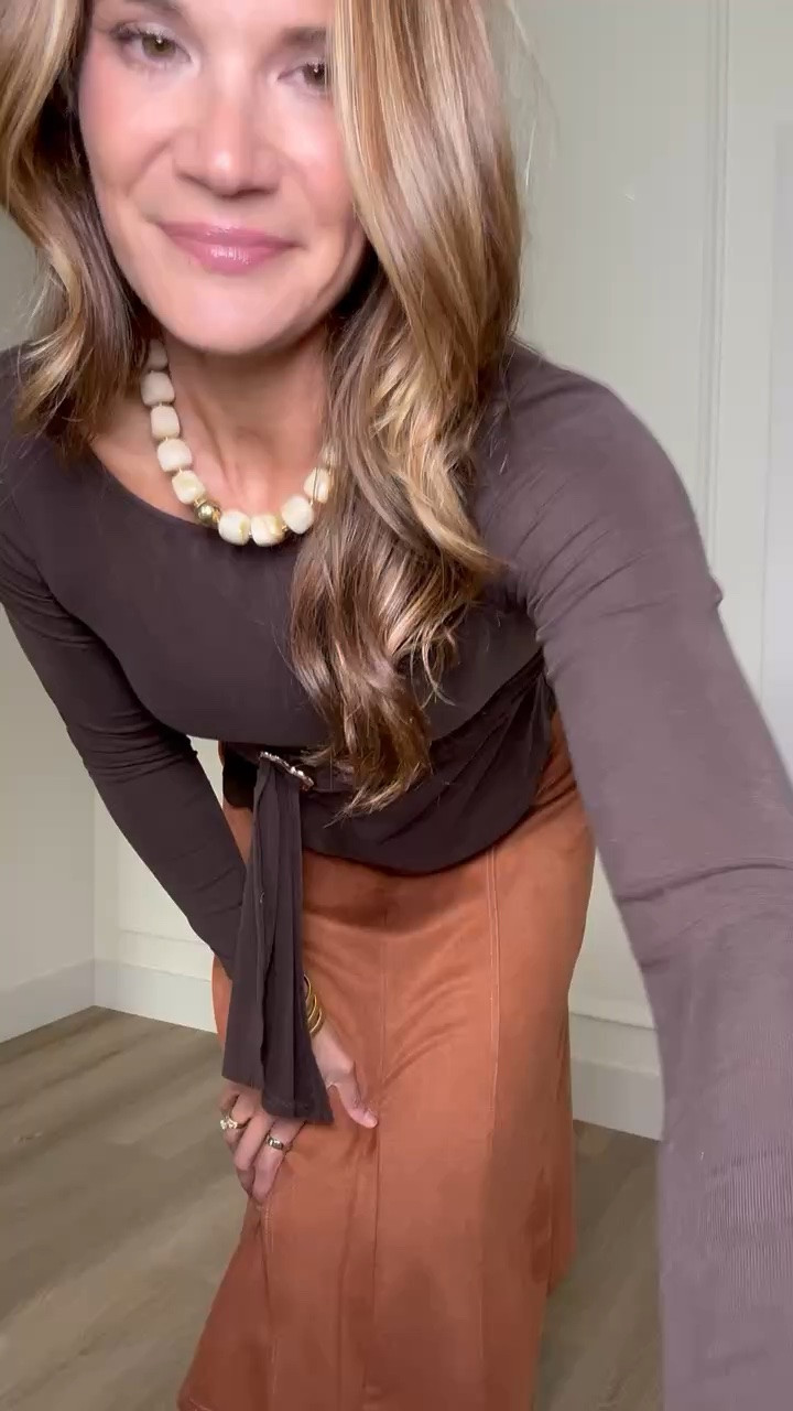 I’m loving all the rich brown tones right now. This belted top with the midi skirt and tall boots feels like such a good fall dinner outfit.

Size M

Brown fall outfit, Midi skirt, Belted top, Tall boots, Fall date night, Tall girl fashion, Skirt outfit, Fall style, Dinner outfit, Brown boots, Autumn outfit, StangandCo

#LTKTall #LTKSeasonal #LTKootd