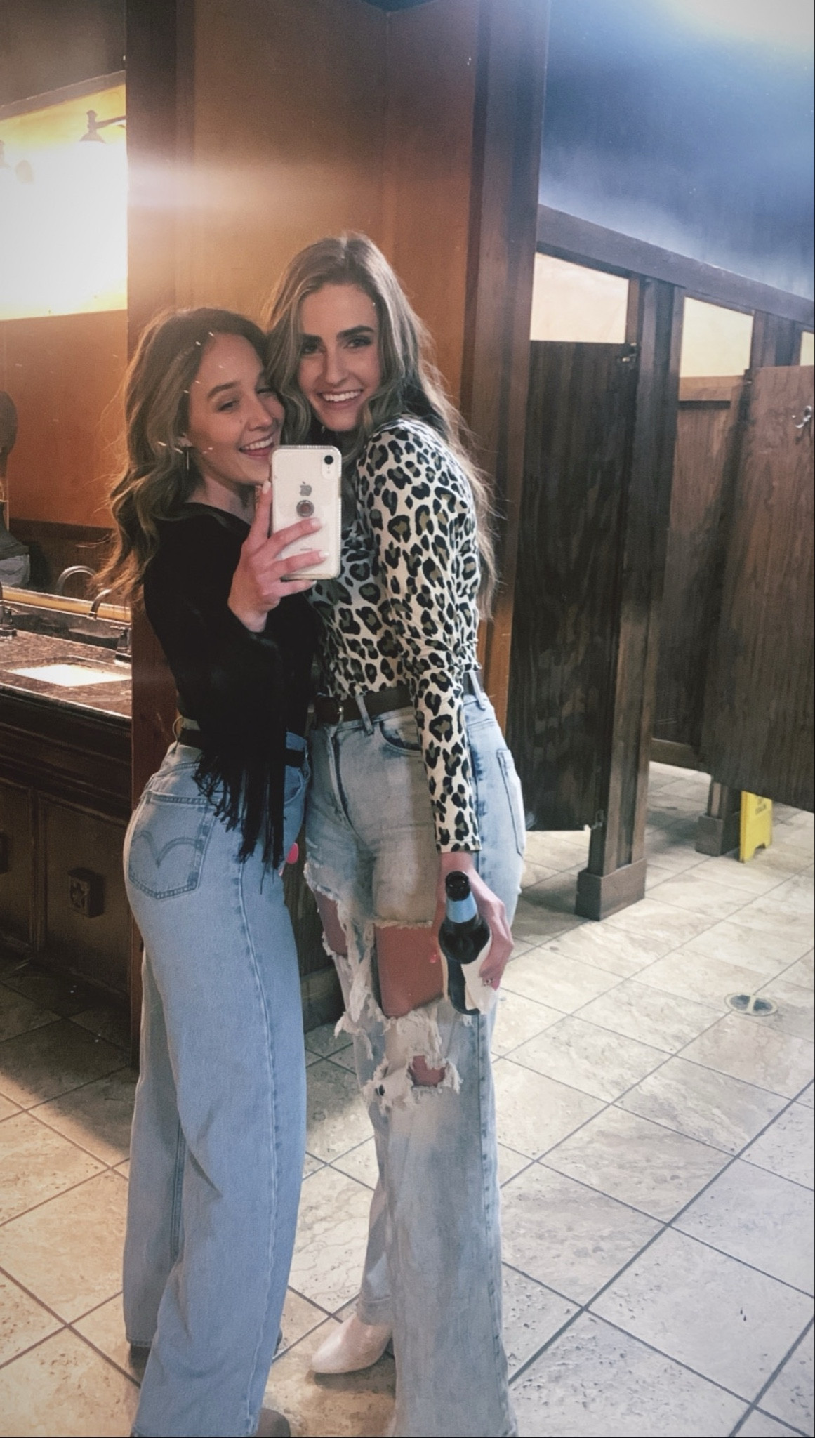 Rodeo outfit inspo 🤠🤎✨
.
.
.
.
.
.
.
#rodeooutfit #rodeooutfitinspo #westernoutfit #westernstyle #rodeoseason

#LTKootd #LTKPetite
