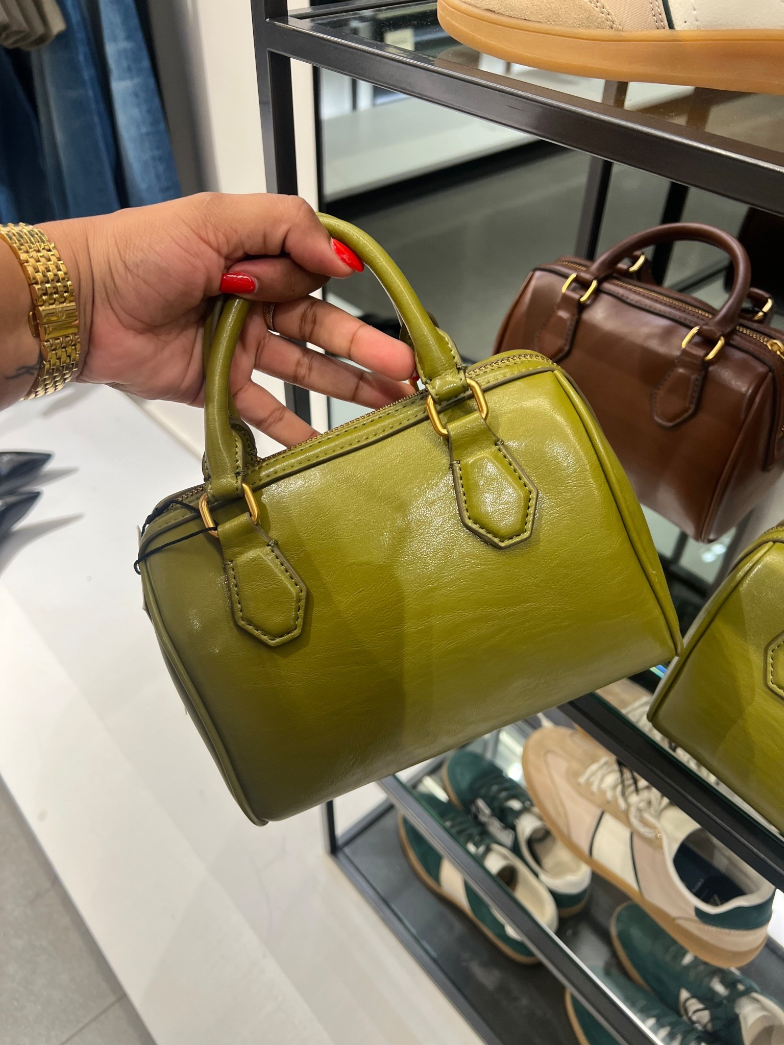 How cute is the green boston bag from #zara?! Omg 

#LTKFindsUnder100 #LTKFallSale #LTKStyleTip