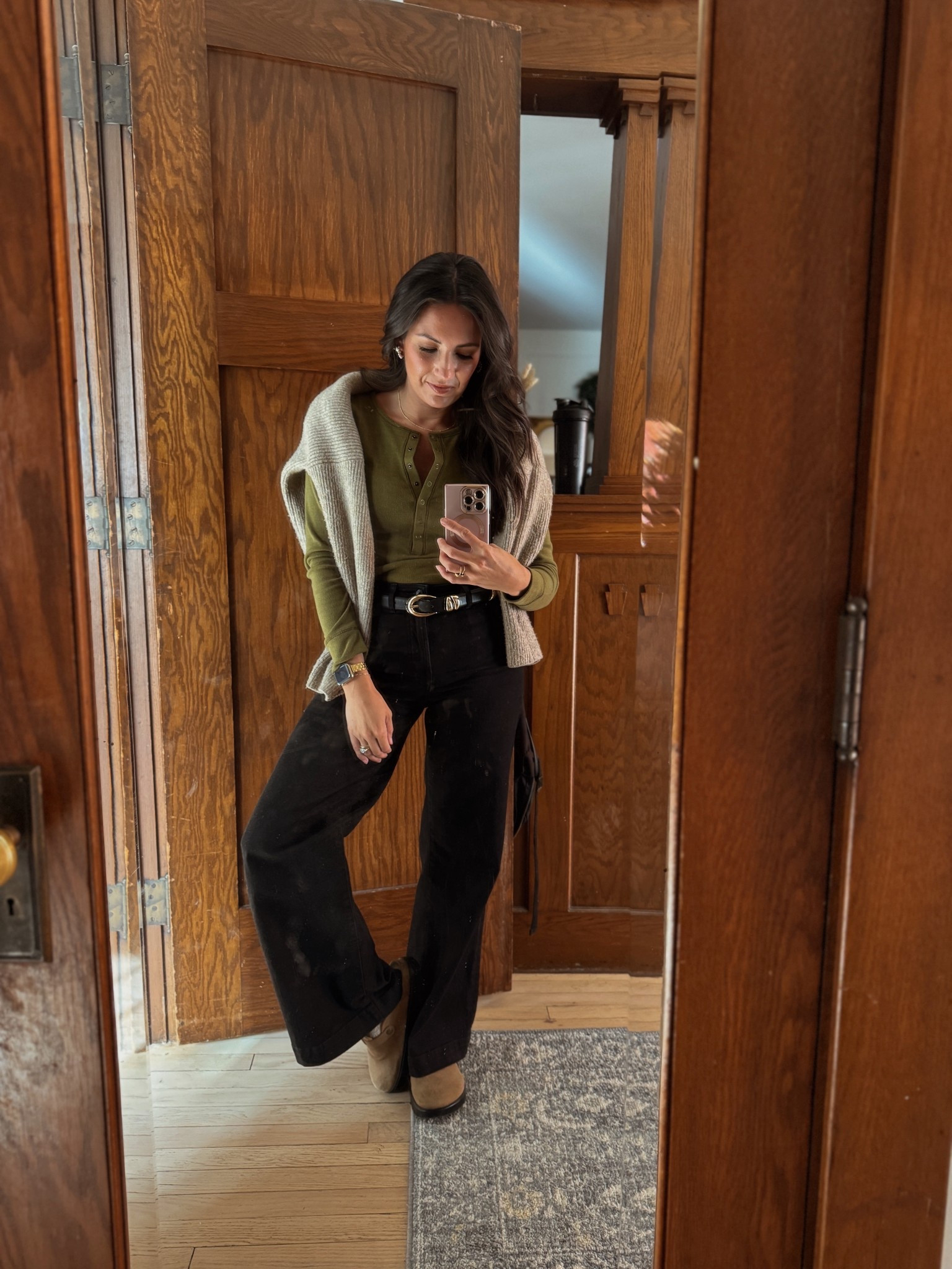 Effortless layers for the in-between days 🍂
I’ve been loving this combo lately — an olive henley, black wide-legs, and a cozy knit tossed over the shoulders for that “I didn’t try too hard” feel (but still pulled together). Neutral boots to finish it off and I’m out the door.

#LTKSeasonal #LTKStyleTip