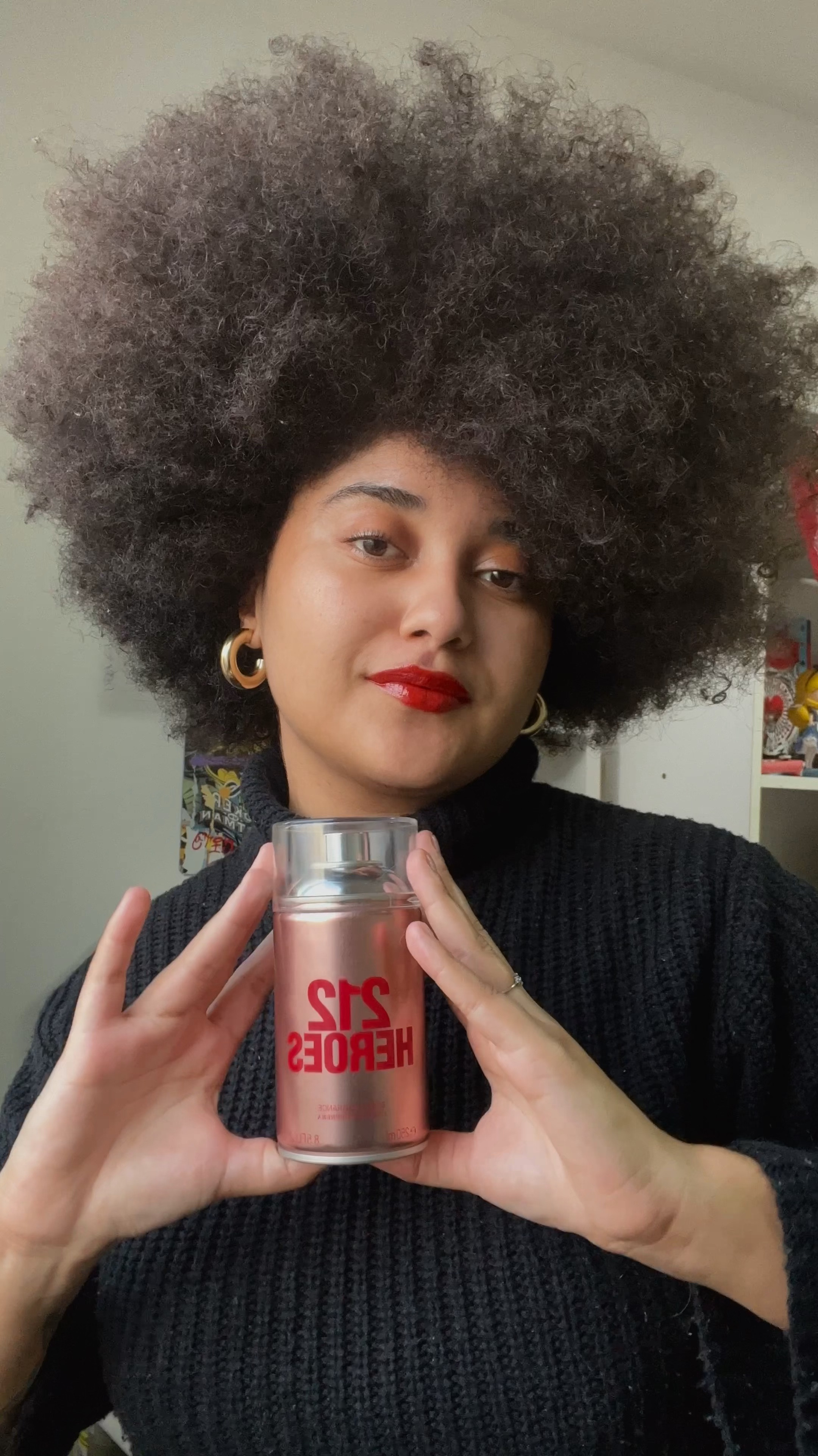 O Body Spray Carolina Herrera 212 Heroes oferece uma fragrância única, que traz na essência a juventude sem limites, destacando a sua autenticidade e talento.

#LTKbrasil #LTKbeauty