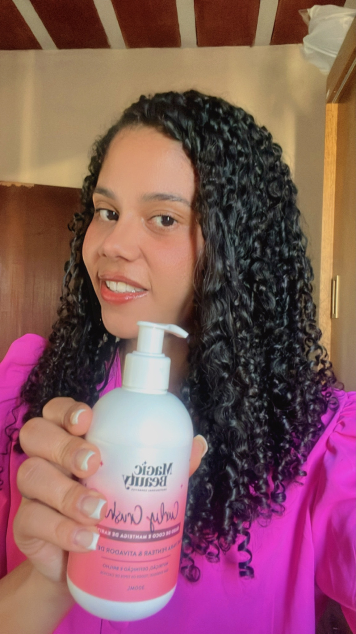 Ei você que seu cabelo com brilho e macies está linha é perfeita ela contem 6 óleos que deixa seu cabelo simplesmente maravilhoso.  Sendo eles óleos de coco, argan, abacate, macadâmia, linhaça e semente de girassol), manteiga de karité e extrato de acácia garante a dose perfeita de nutrição para os cabelos cacheados, deixando-os macios, definidos e com brilho.

#LTKbeauty #LTKsalealert #LTKbrasil