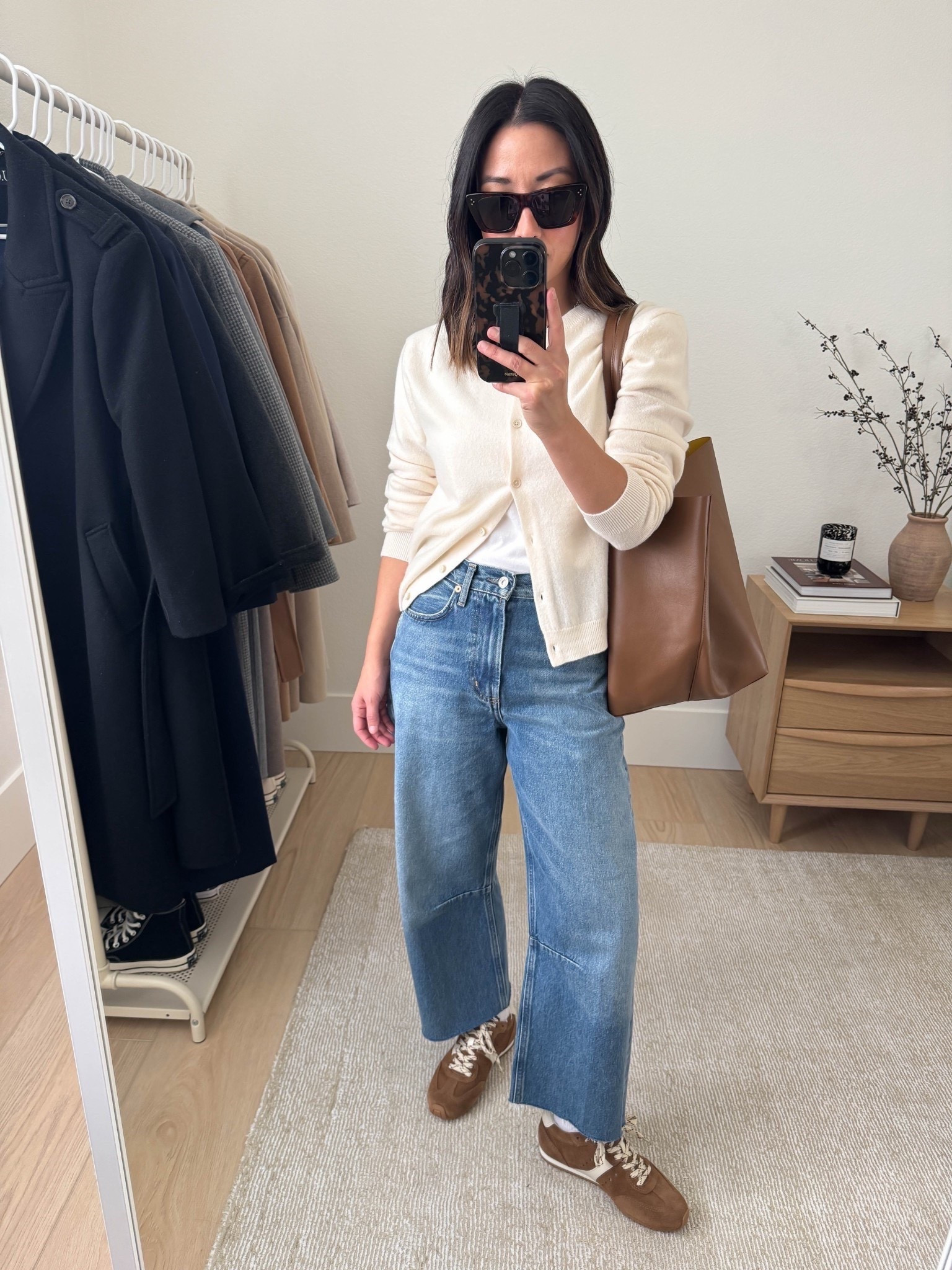Classic spring outfit. 

Aritzia cardigan small
Everlane tee medium
Citizens of Humanity Miro jeans 24. Run big. Cut hems
Larroude sneakers 6, run small
Mansur Gavritel tote
Celine sunglasses

petite style, jeans, spring style, spring outfits 


#LTKPetite #LTKootd