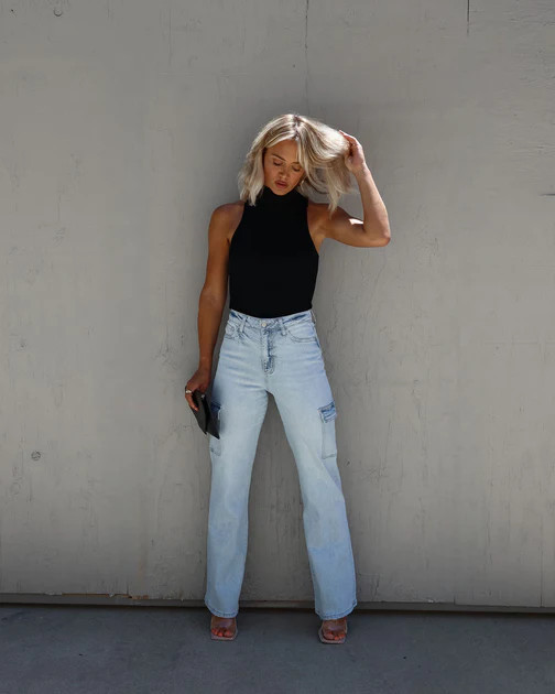 Derossi 90s High Rise Cargo Jeans - Light Wash | VICI